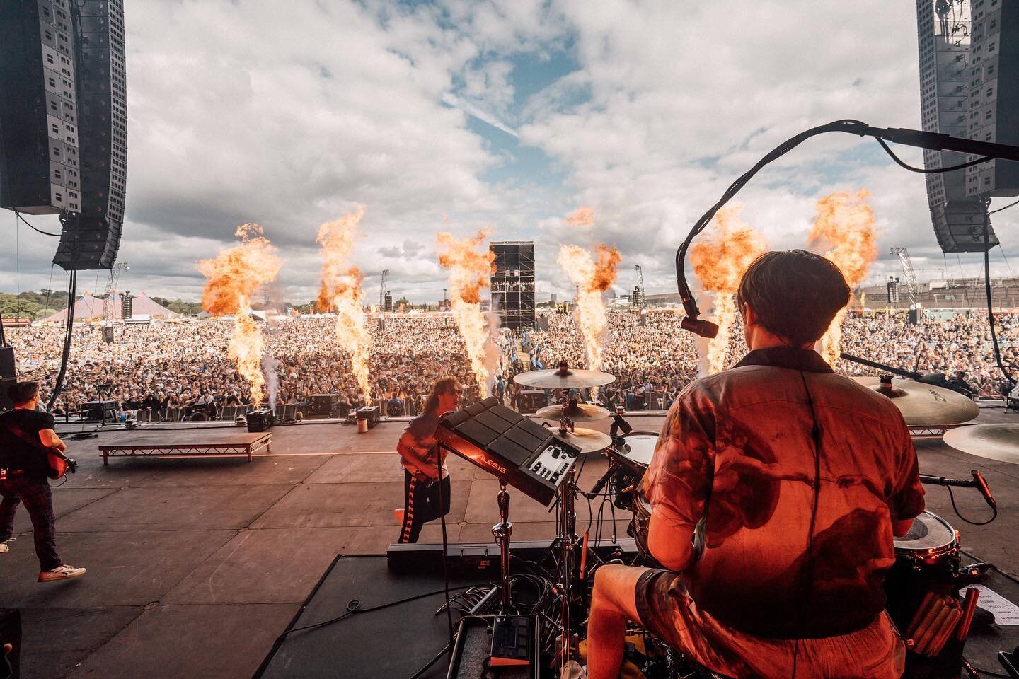 It&rsquo;s @donbroco. It&rsquo;s 🔥. Awesome week of shows with the lads.
-
Trying to not lose my mind on the main stage at @officialrandl. Seeing bands on this stage on tv as a kid are core memories that led to me wanting to pursue music as a career
