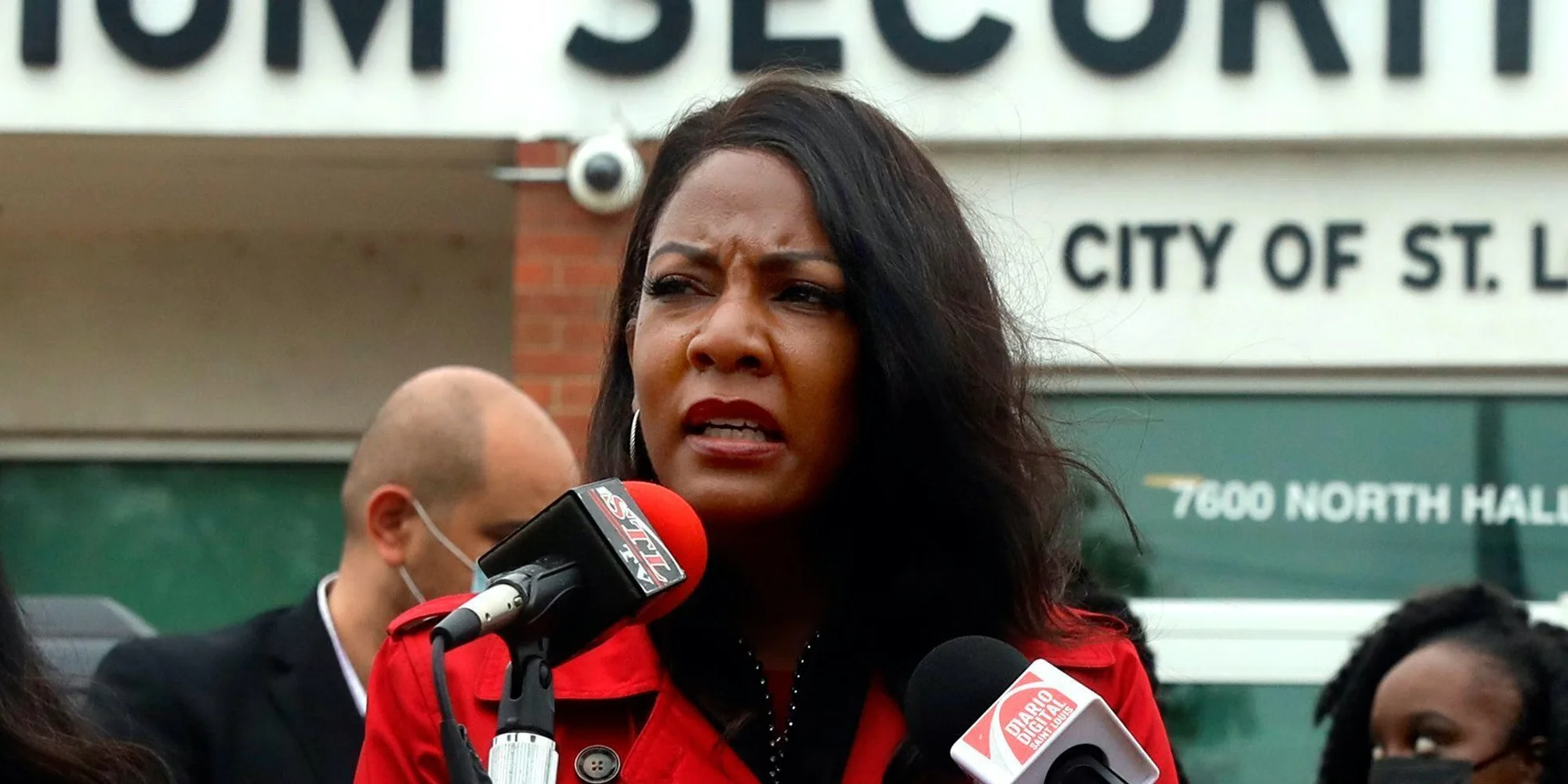 BRISTLING UNDER PROGRESSIVE MAYOR, ST. LOUIS POLICE SEEK STATE TAKEOVER