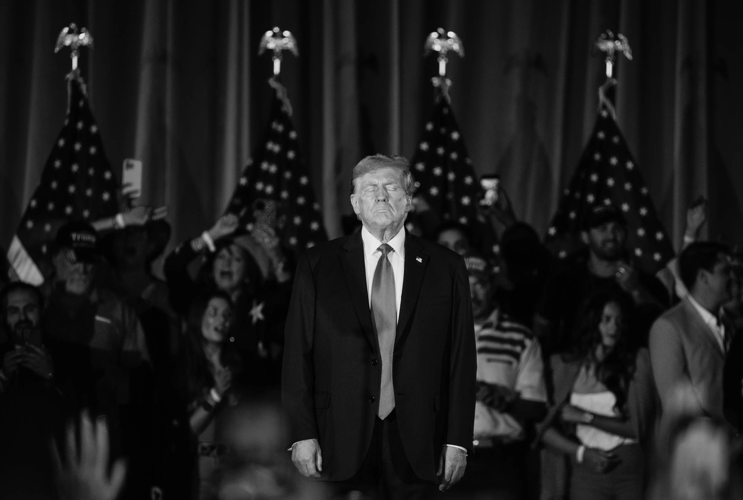 DONALD TRUMP IS UNFIT TO LEAD