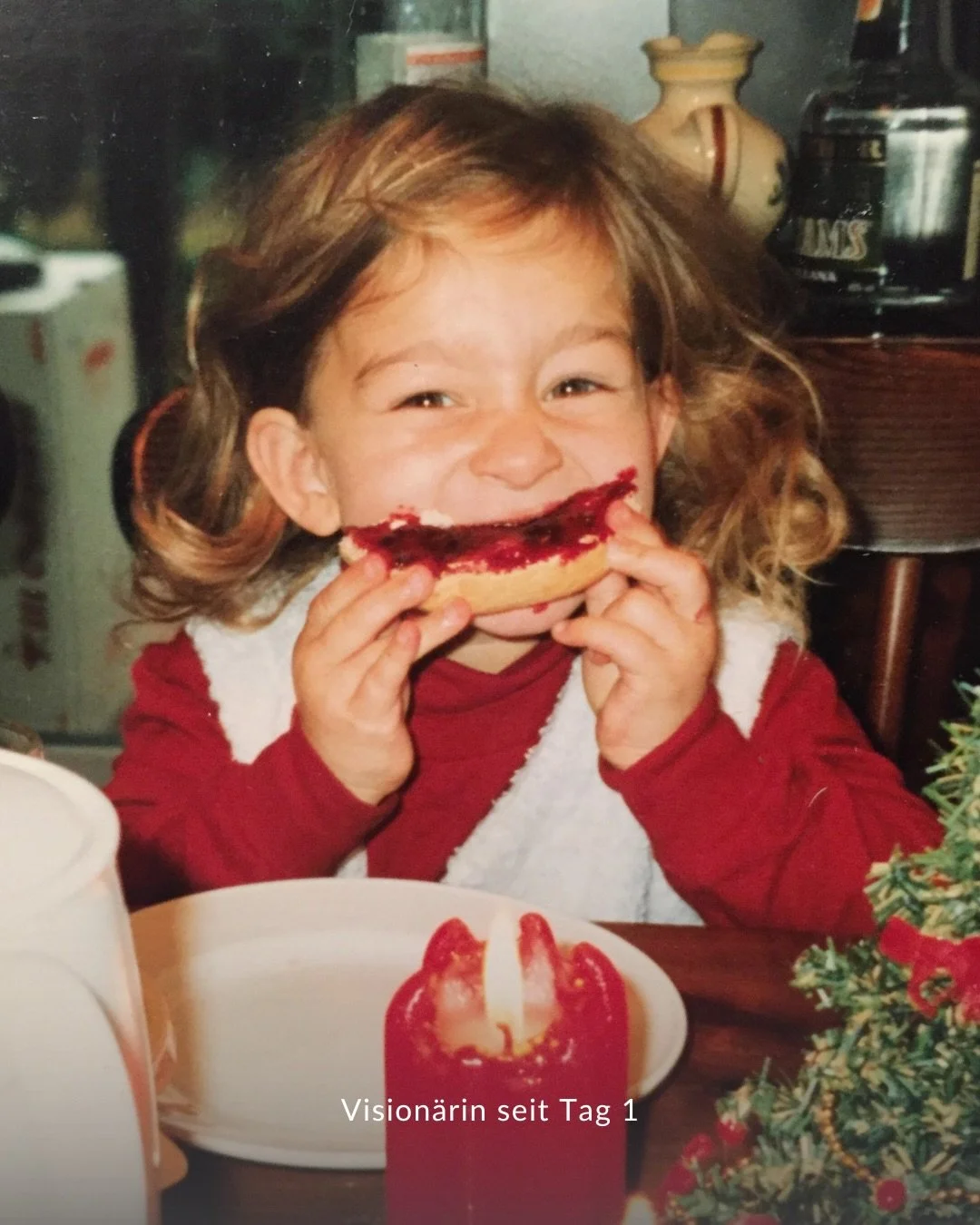 Mit diesen Kinderfotos m&ouml;chten wir euch unser Team vorstellen und ein St&uuml;ck der Geschichten teilen die uns gepr&auml;gt haben lange bevor wir heute gemeinsam im Studio arbeiten und diesen Ort mit Leben f&uuml;llen✨

Wir sind das Team hinter