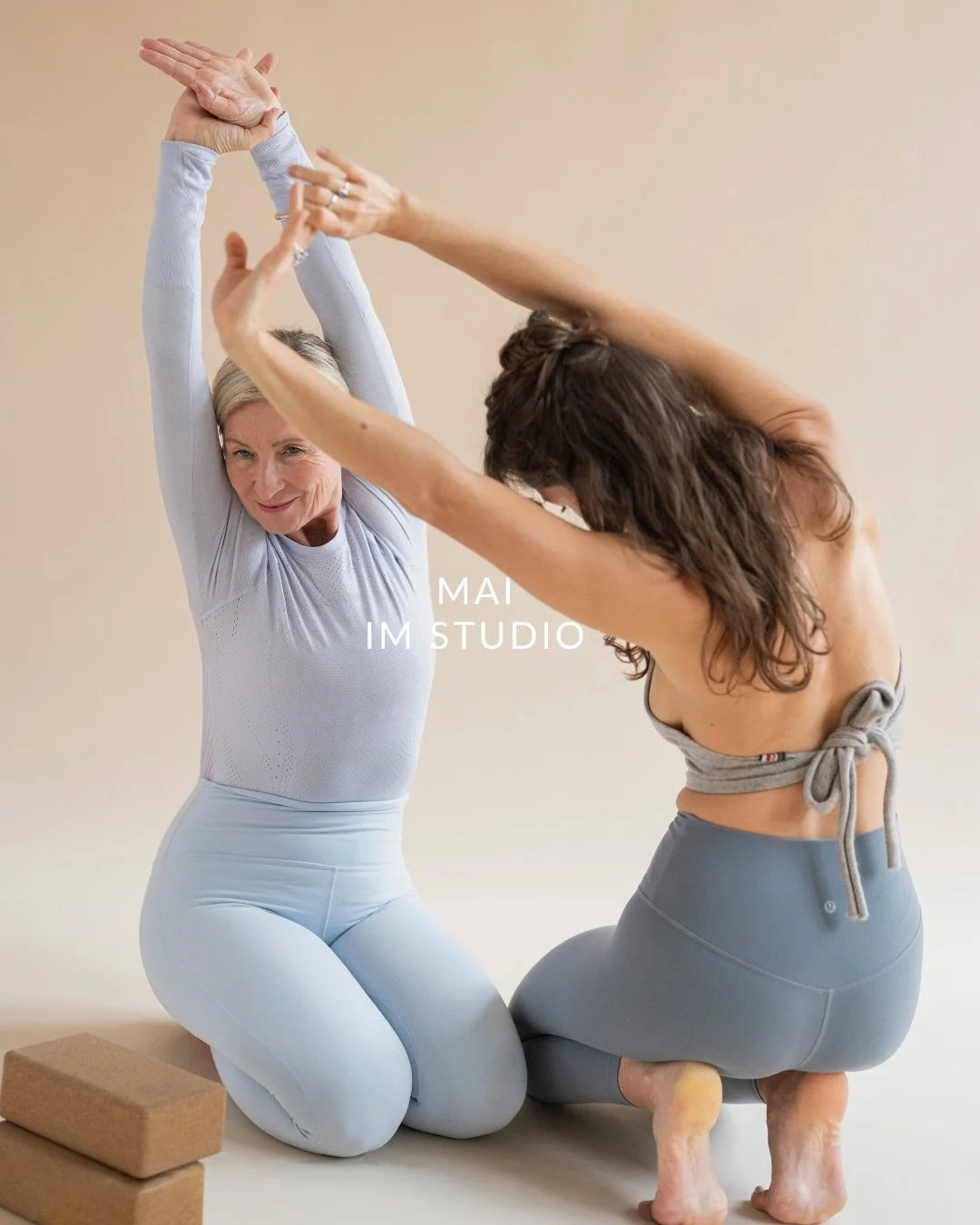 Mai im Studio✨
Der Mai ist da und vielleicht genau der richtige Moment, dir wieder ein bisschen mehr Zeit f&uuml;r dich selbst zu nehmen und kurz aus dem Alltag auszusteigen.

Diesen Monat findest du bei uns verschiedene Sessions und besondere Stunde