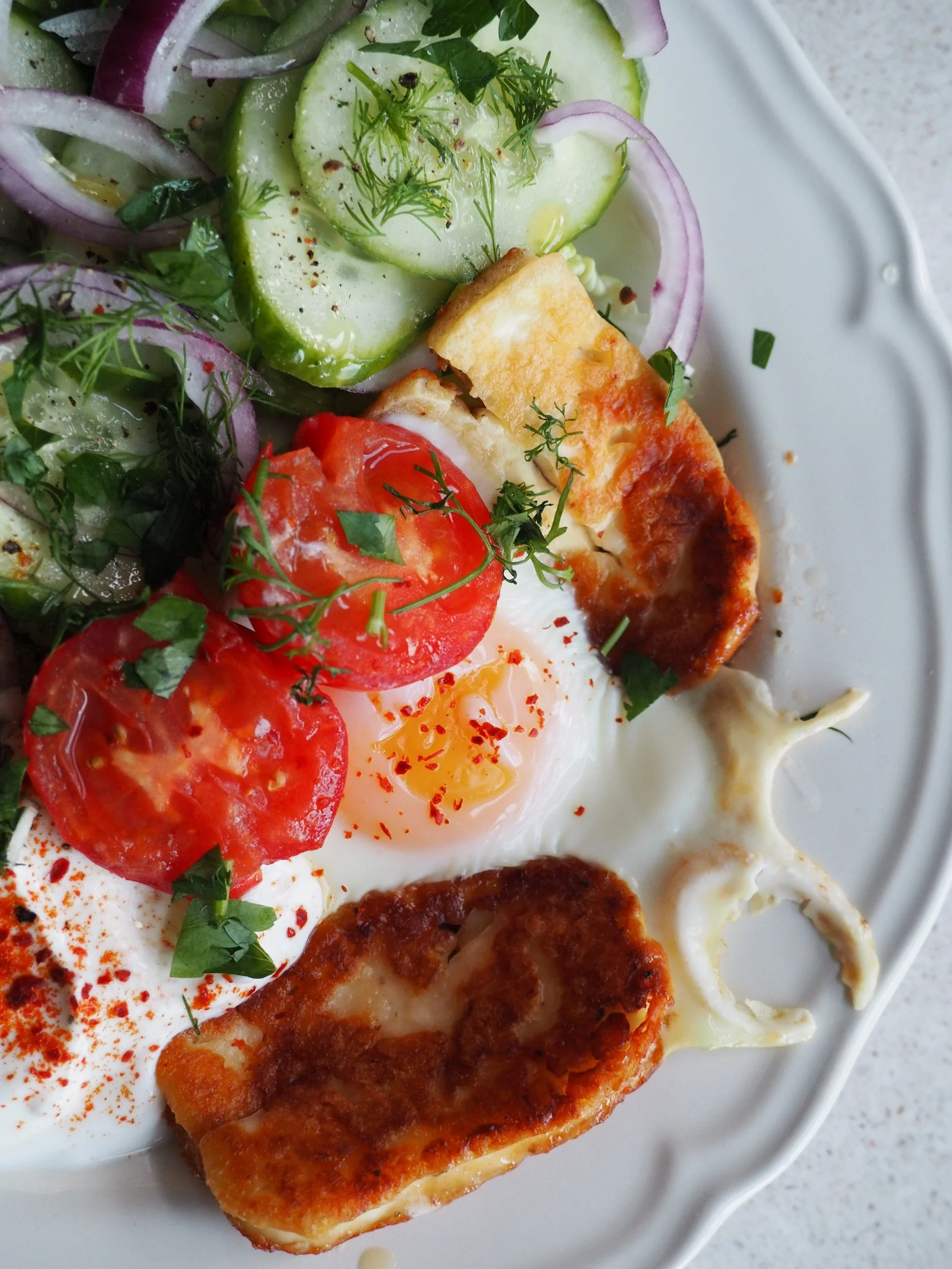 Halloumi, tomater og egg