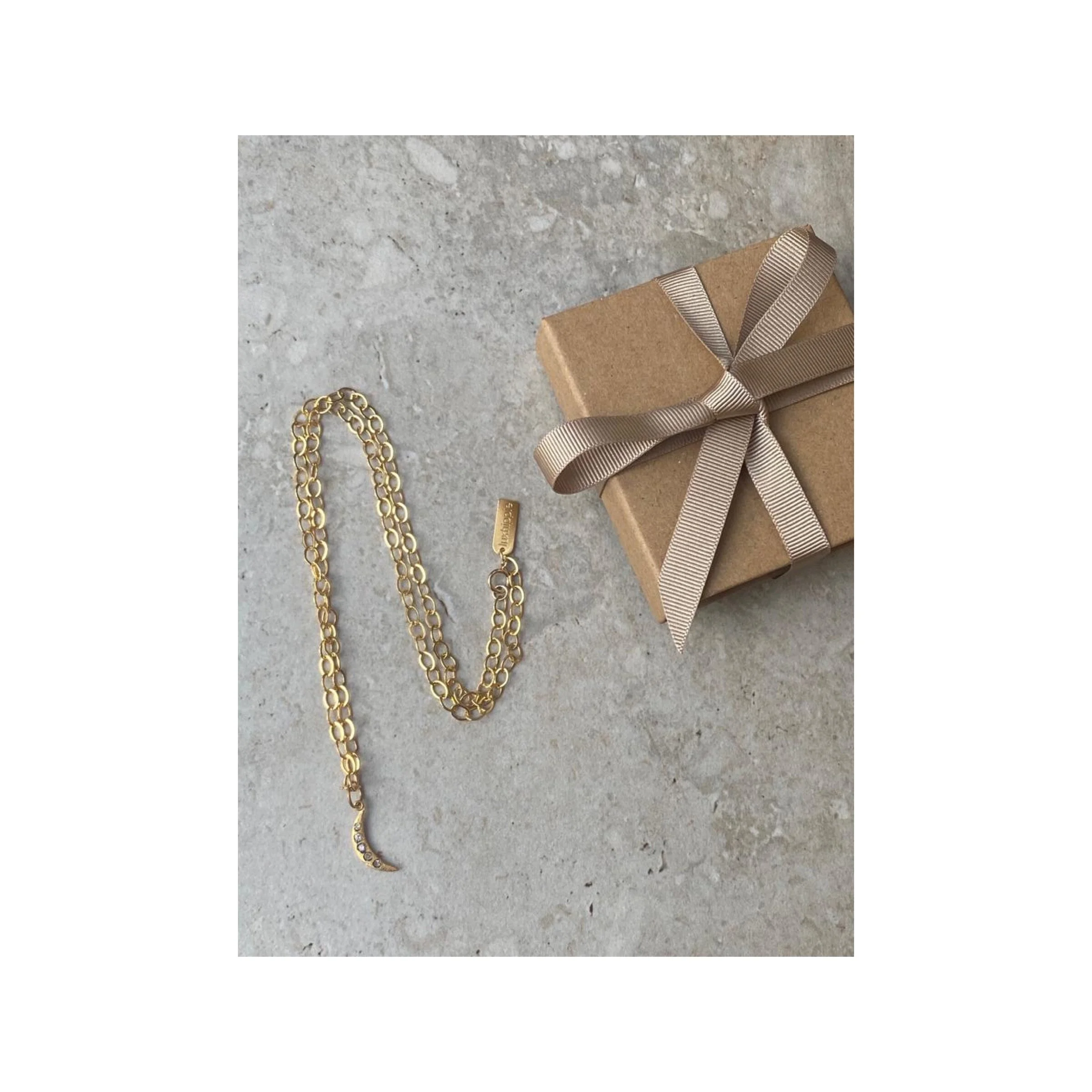 2B360482-347D-4EEE-9731-831395D2ACD2