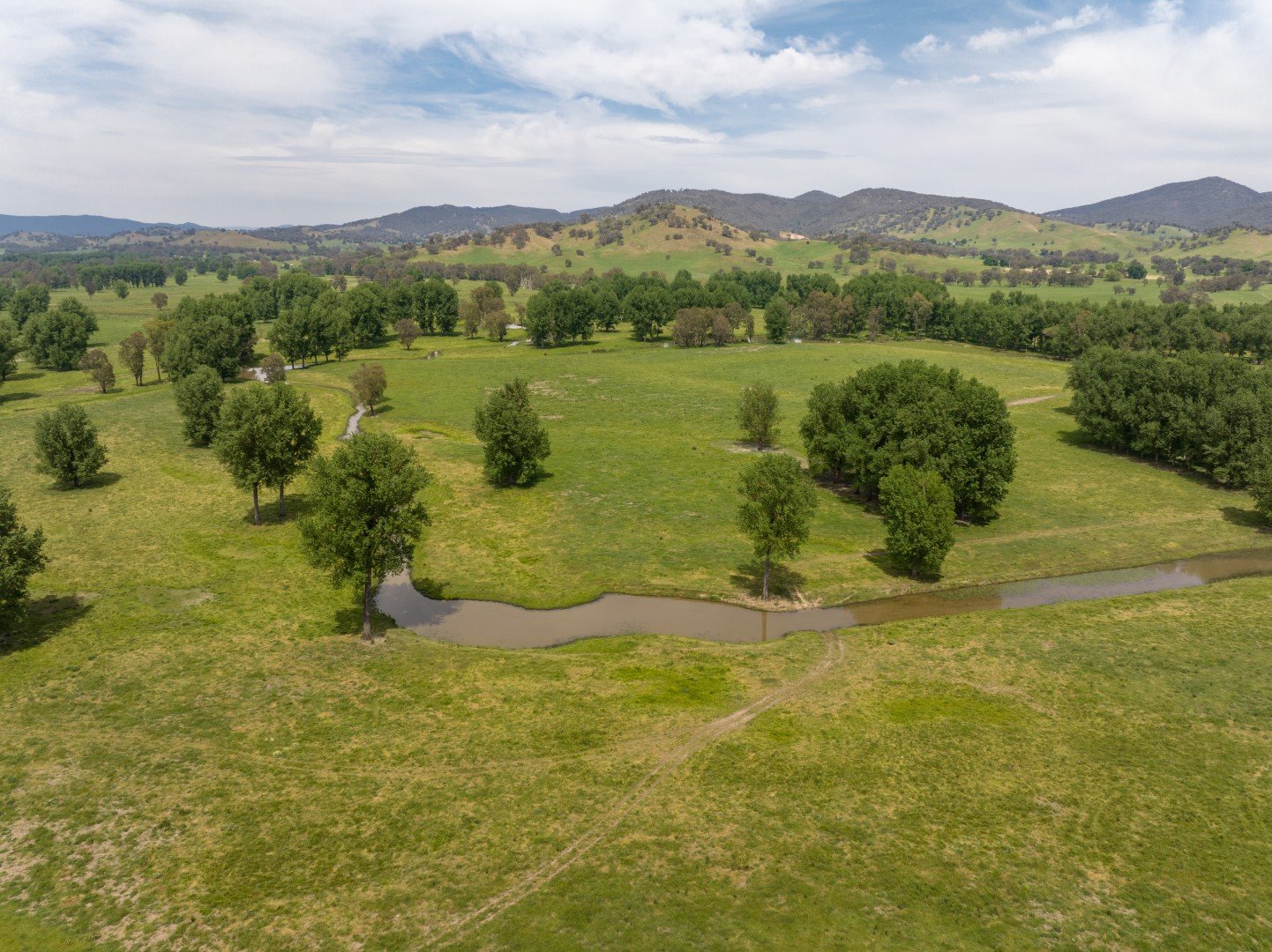 “Riverfront Park” Gundagai Tumut South West Slopes, NSW — ster