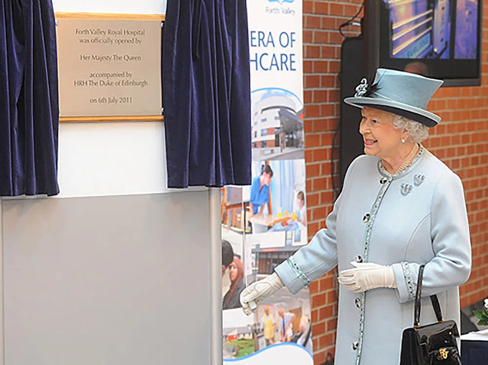 apb-displays-display-signs-print-custom-signage-falkirk-uk-steel-opening-plaque-the-queen-forth-valley-college.jpg