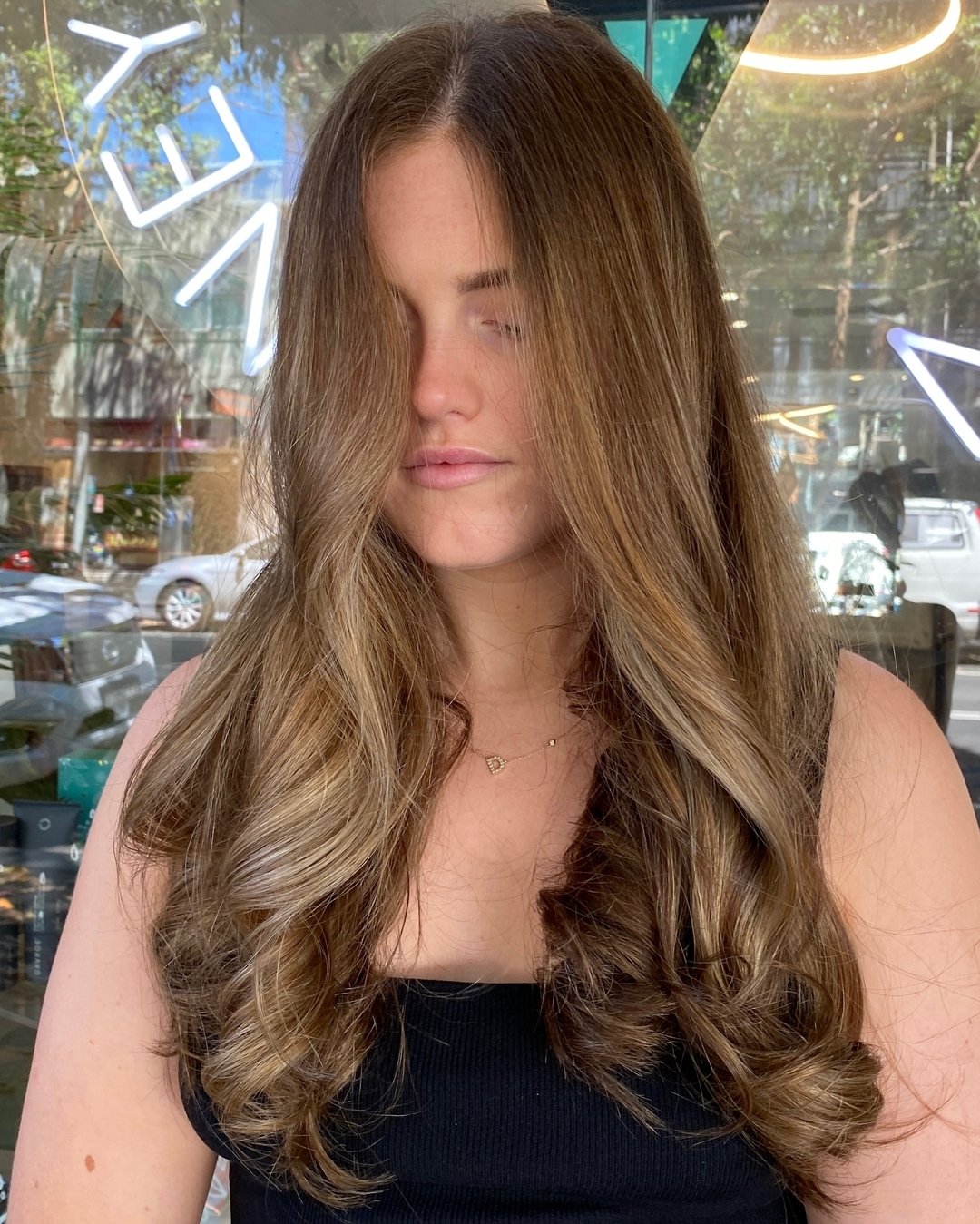 throwback to this gorgeous soft balayage by @jess_allaboutsalon 🥰✨ we specialise in low maintenance, lived in looks that have no harsh regrowth and a beautiful natural look 💕💘 

#livedincolour #lowmaitenancehair #balayage #sydneysalon #sydneyhairs