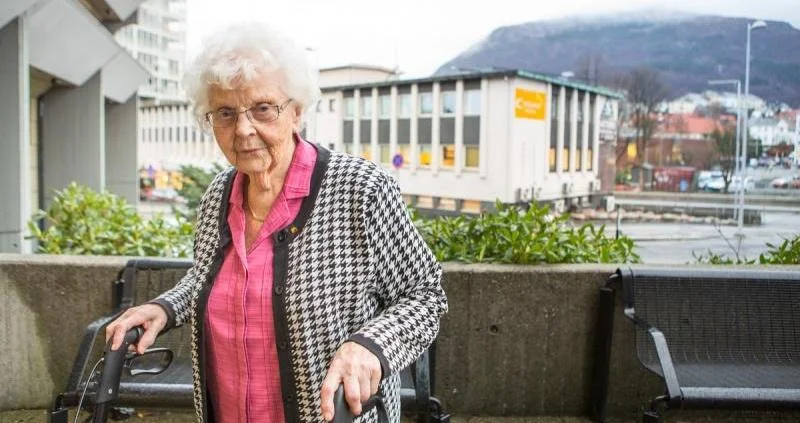 Edith Haneborg (93) sykler med Motiview inne, slik at hun kan være mer ute. Det har gitt gode resultater.