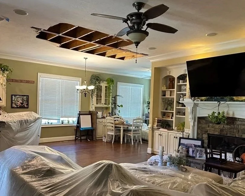 Living room after ServiceMaster water damage mitigation services were completed