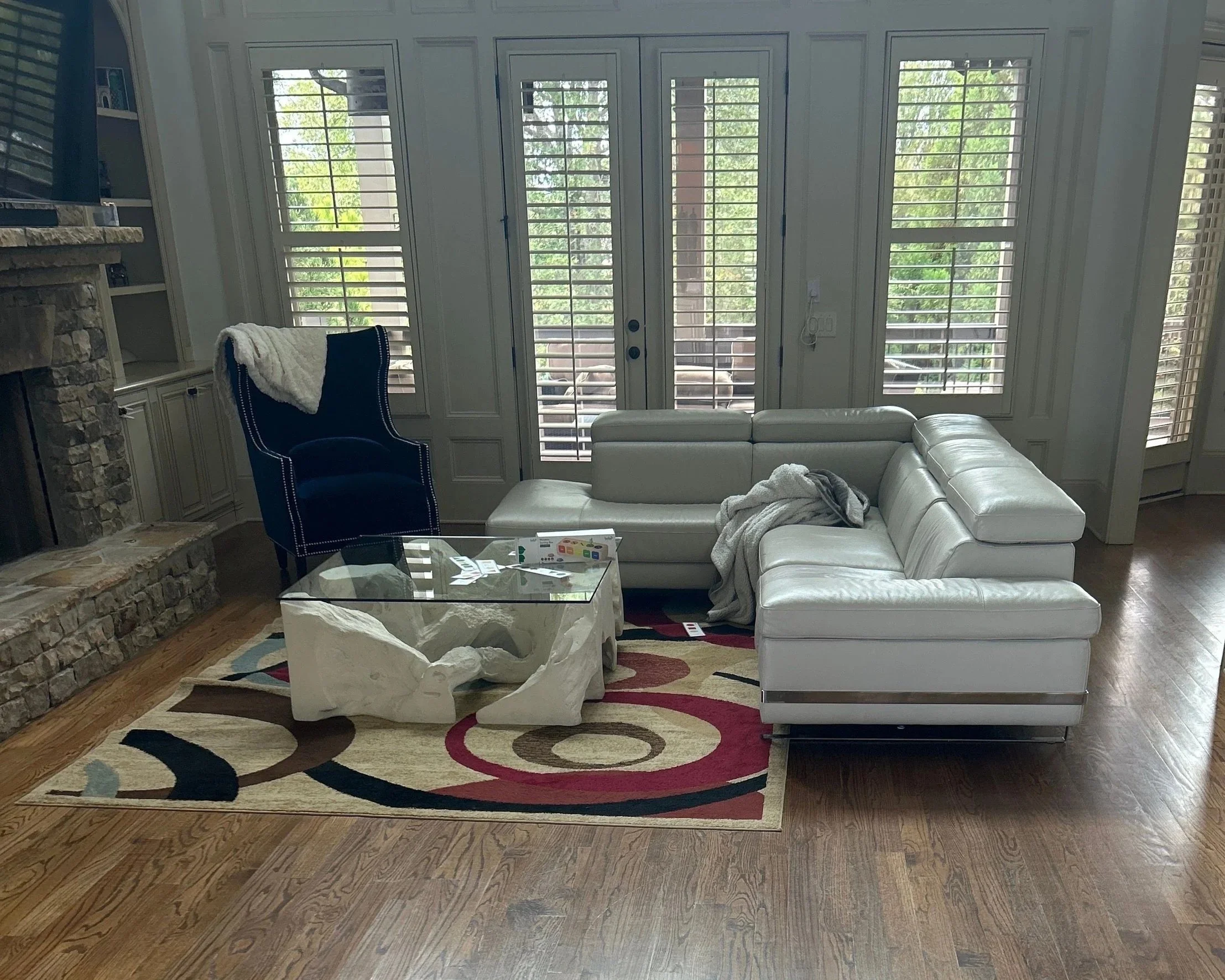 Living room after ServiceMaster water damage restoration