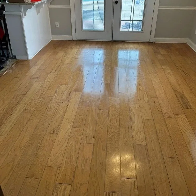 Dining room hardwood floor after ServiceMaster hardwood floor cleaning