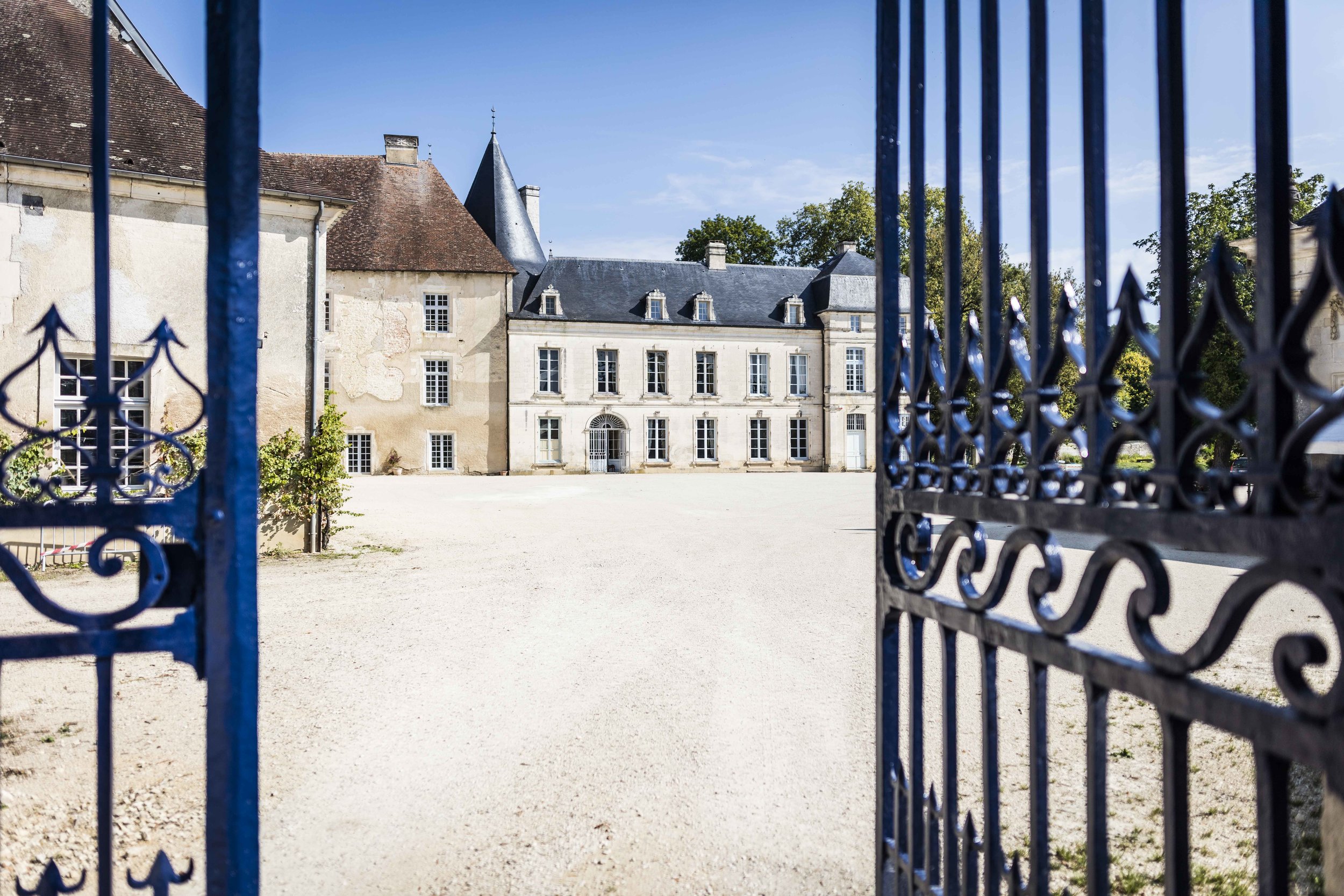 Grille entrée château de Taisne