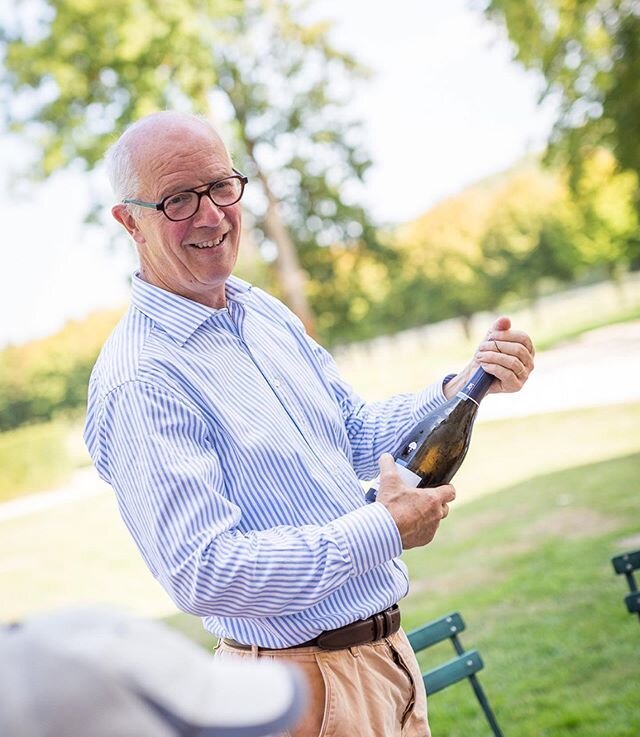 Nous avons h&acirc;te de pouvoir bient&ocirc;t c&eacute;l&eacute;brer avec vous les petites et grandes occasions autour d&rsquo;une bonne coupe de champagne ! 
Cr&eacute;dits photos: @olivier_frajman_photographe 
#champagne11mai #champagne #savoirfai