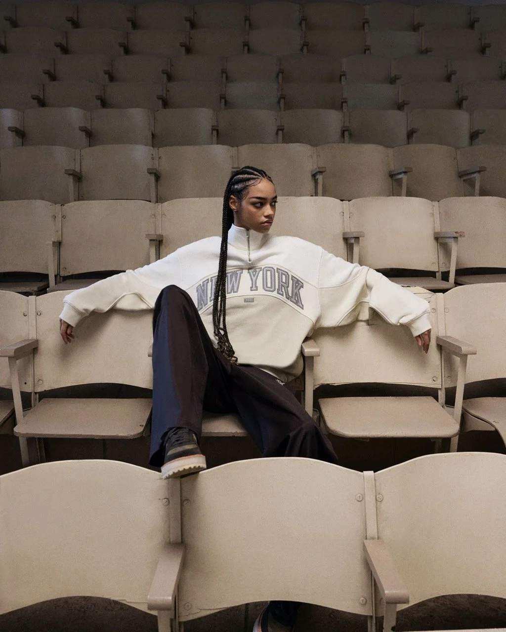 WOMENS_KNICKS_2448091 Large.jpeg