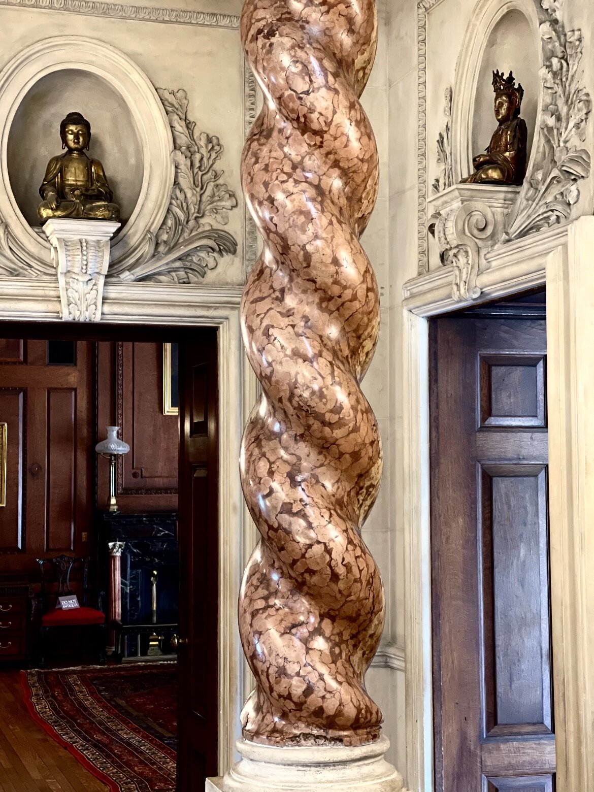 Serpentine Columns
