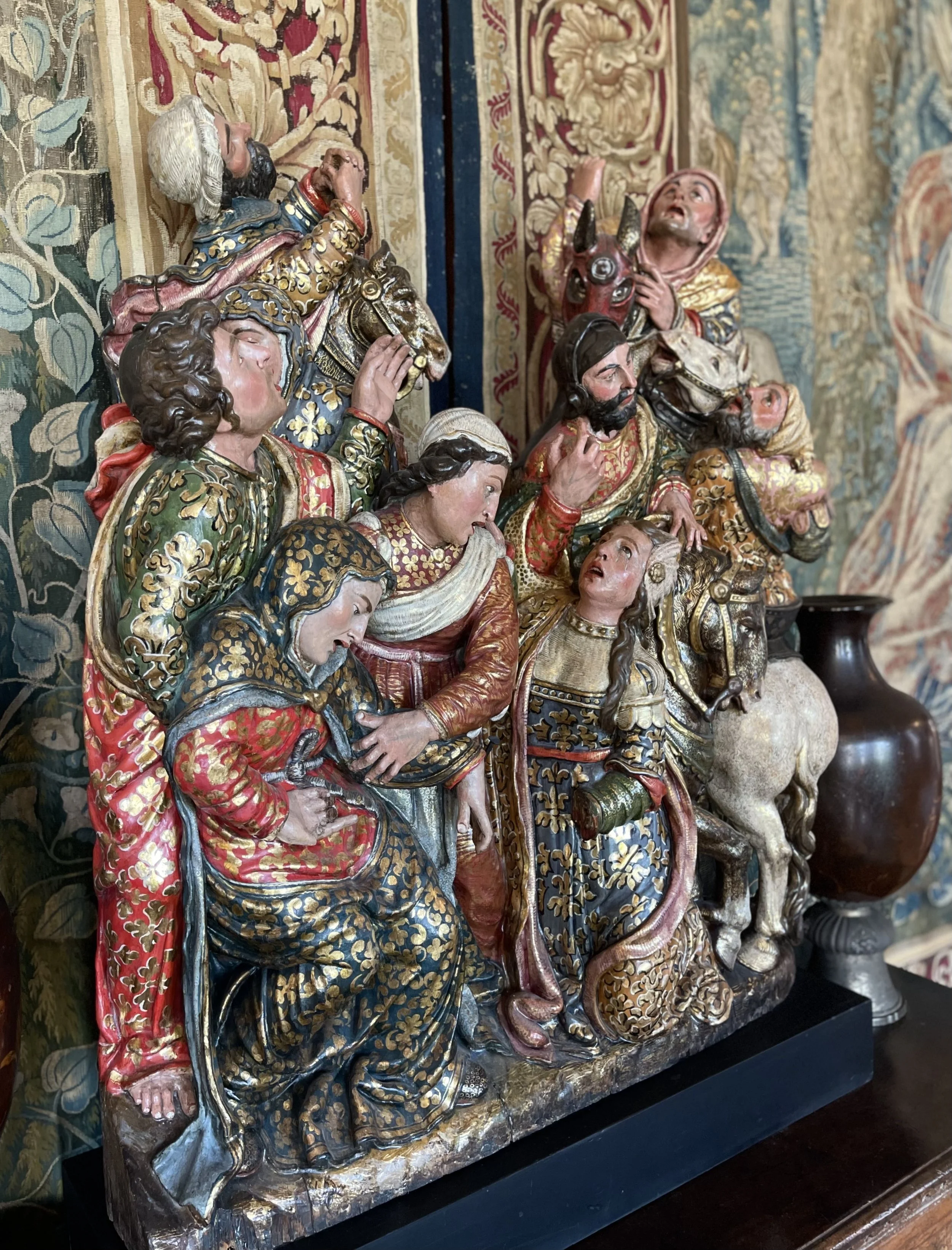 Figures at the Crucifixion 