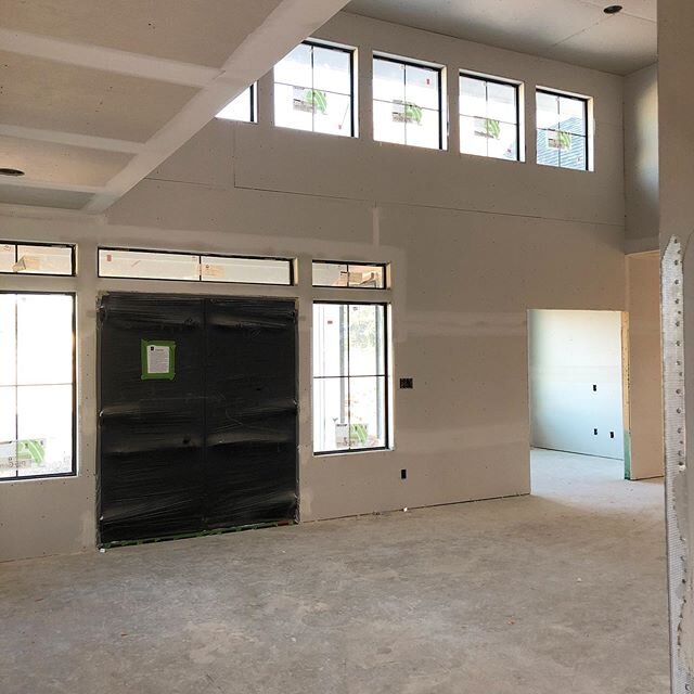 Drywall is up in our Spring Branch house. It&rsquo;s going to be a beautiful home, full tour on our instastories today! .
.
.
#texashillcountry #hillcountryhomes #newbraunfels #NBTX #boerne #bulverde #canyonlake #springbranch #wimberley #drippingspri