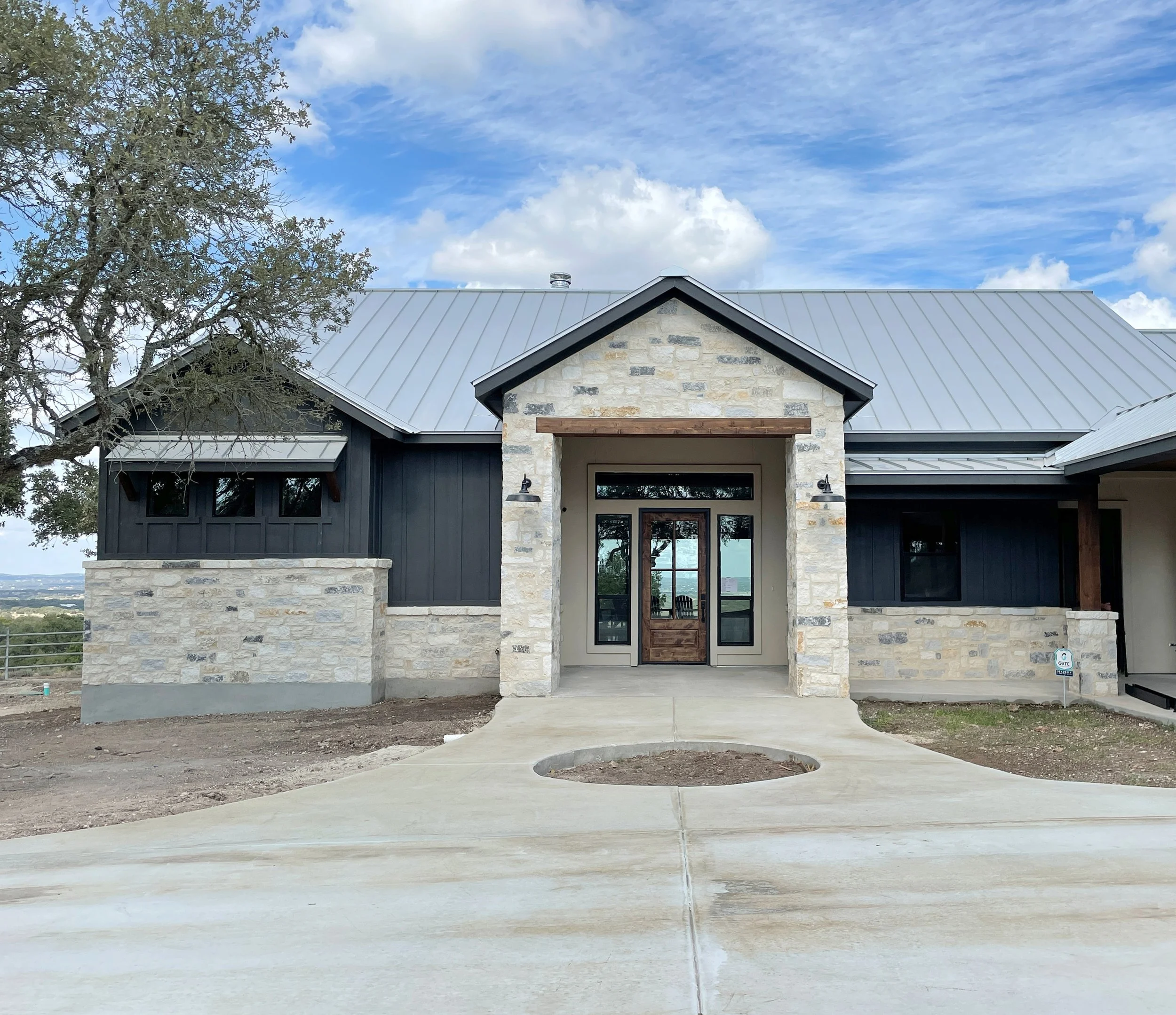 exterior1.jpg