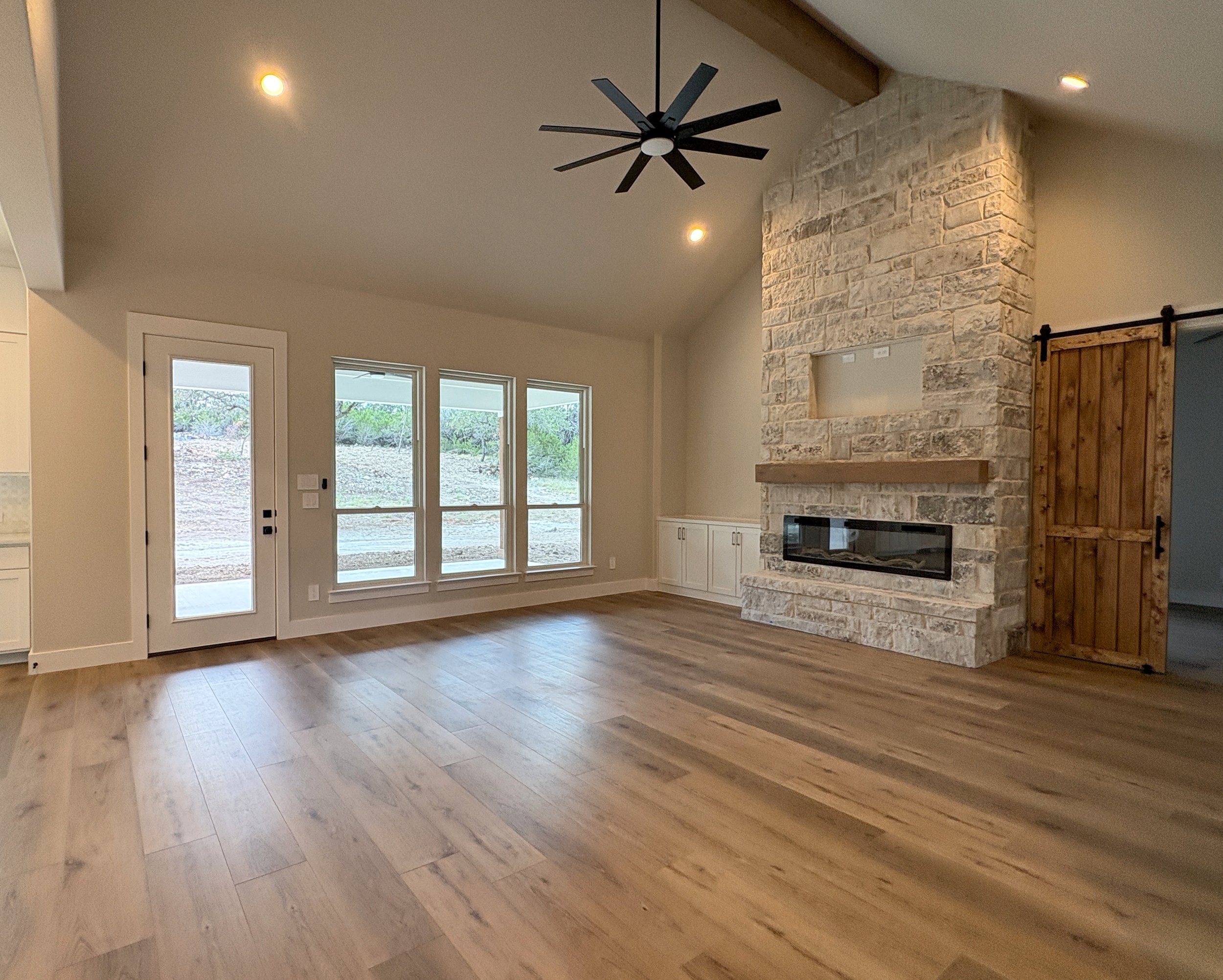 livingroom1.jpg