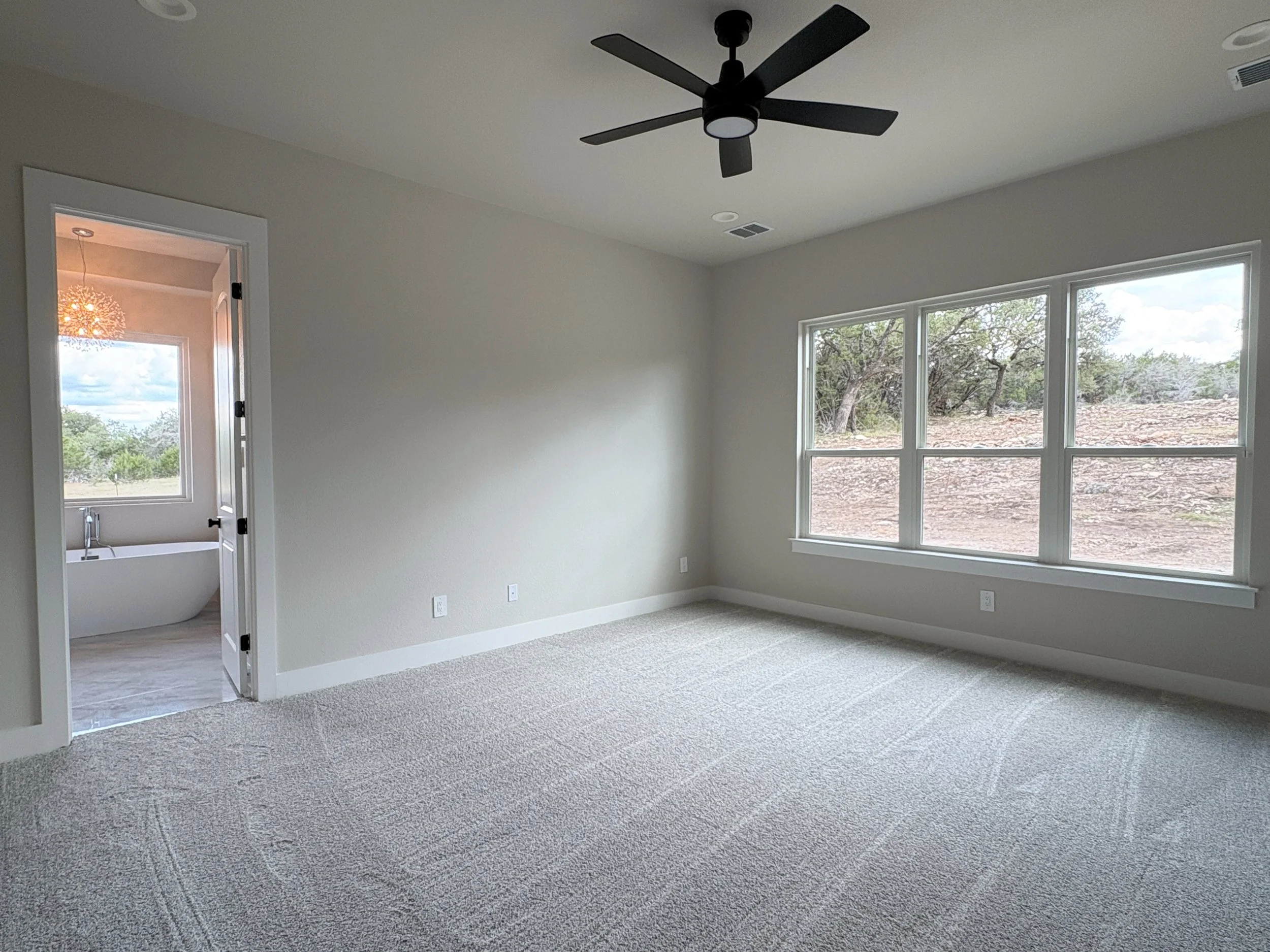 primarybedroom.jpg