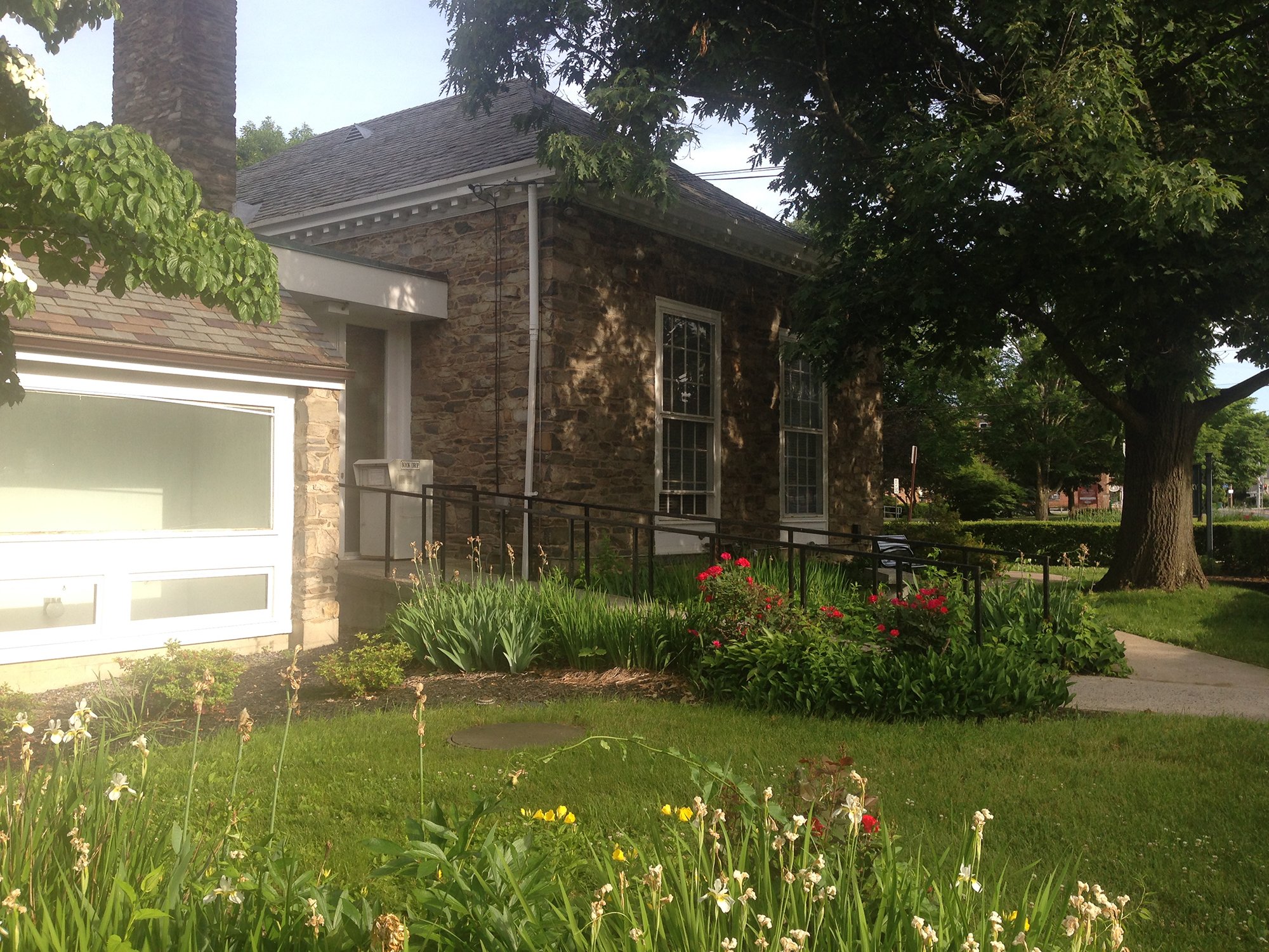 Hyde Park Free Library - Hyde Park, NY