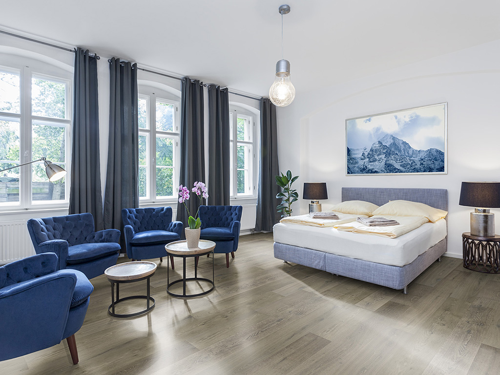 1024 Boulevard 2.jpg