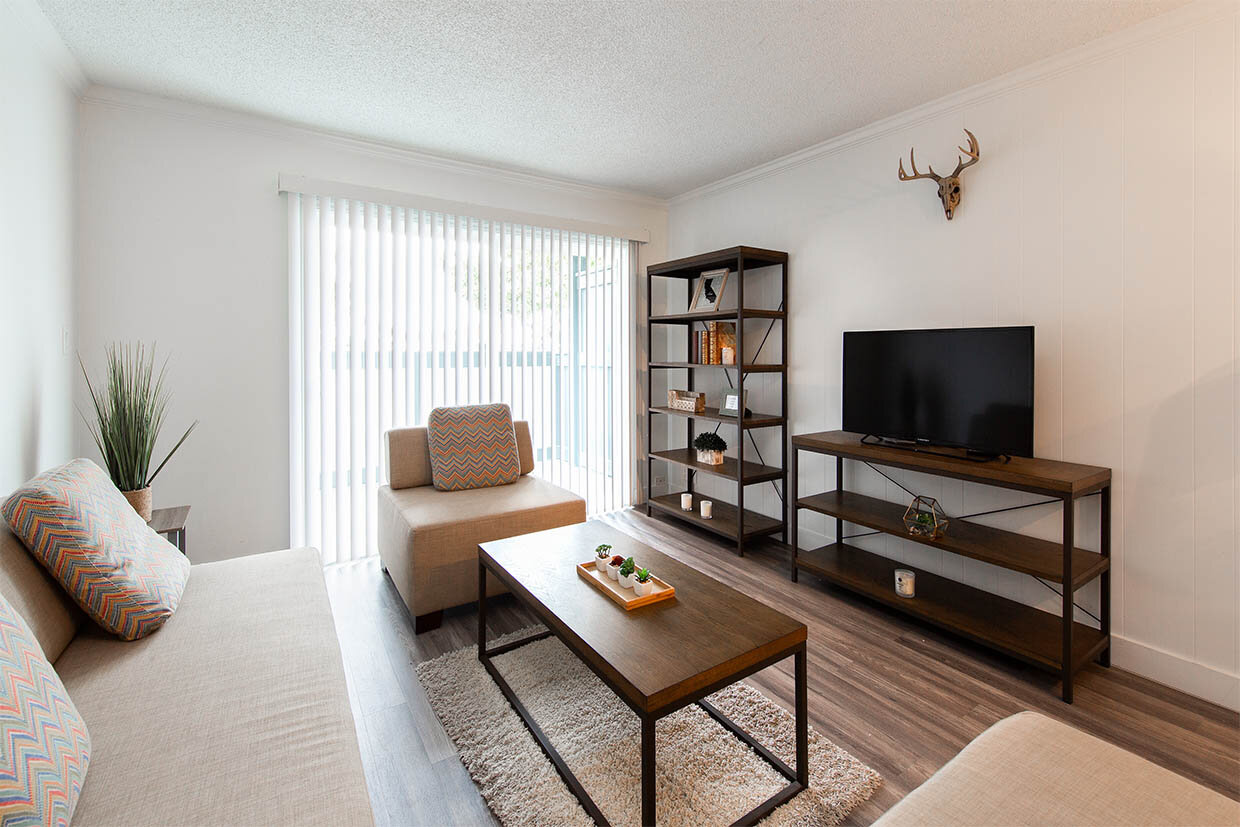 metro-7785-apartments-san-leandro-ca-interior-photo_0009_77-85-Estabrook-Street-7.jpg