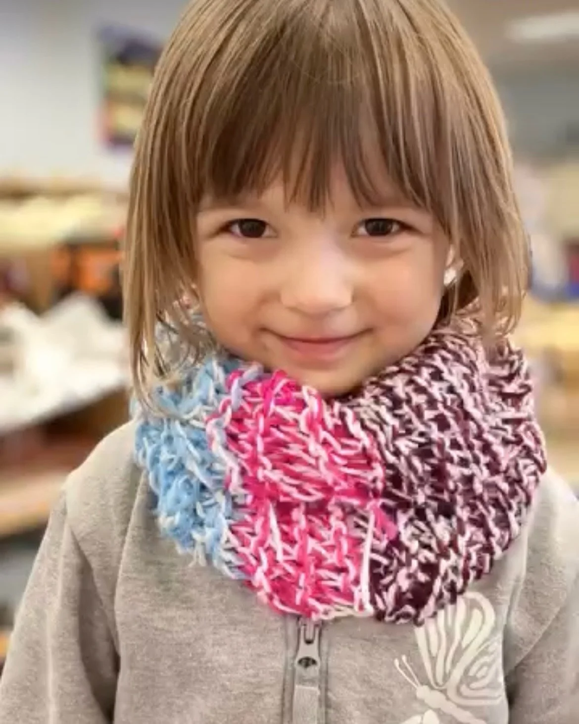 Stay warm and dry everyone! 🧣These scarves and neck warmers were donated to Head Start students last season by the Monarch Knitting Club at the @catskillmontessori 

#headstart #headstartworks #columbiacountyny #communityaction