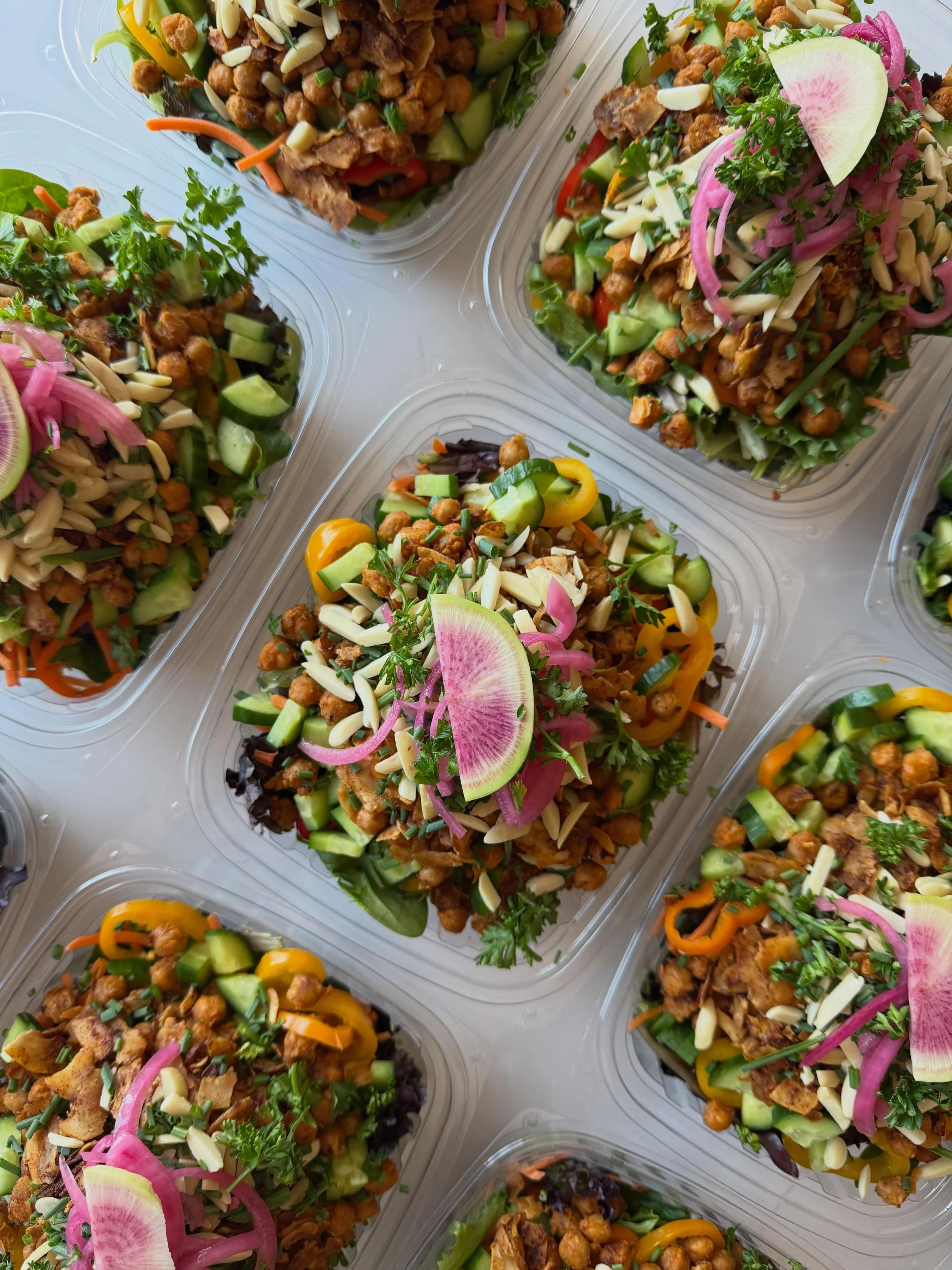 Buffalo California Salads 💘 loaded with roasted buffalo chickpeas and packed with a ton of veggies. I served this one with a housemade dreamy vegan ranch on the side.

I have only a FEW meal prep deliveries left before I take a summer break. I&rsquo