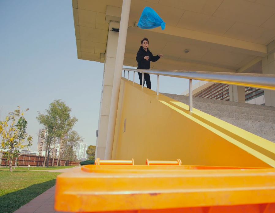 Anti-Litter "Bye Bye Trash" #IntoTheBin