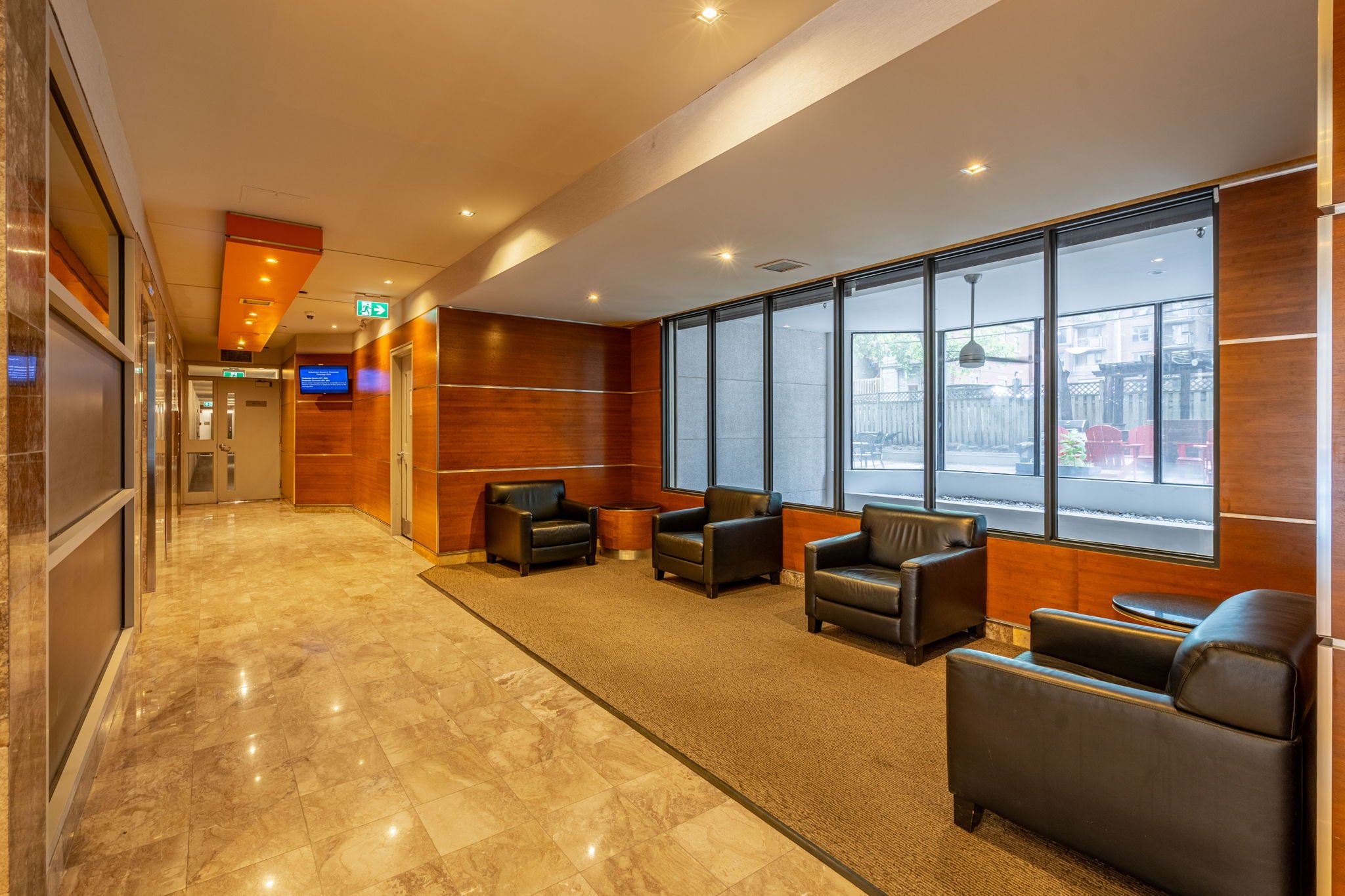 27-web-or-mls-470-laurier-ave-w-905.jpg