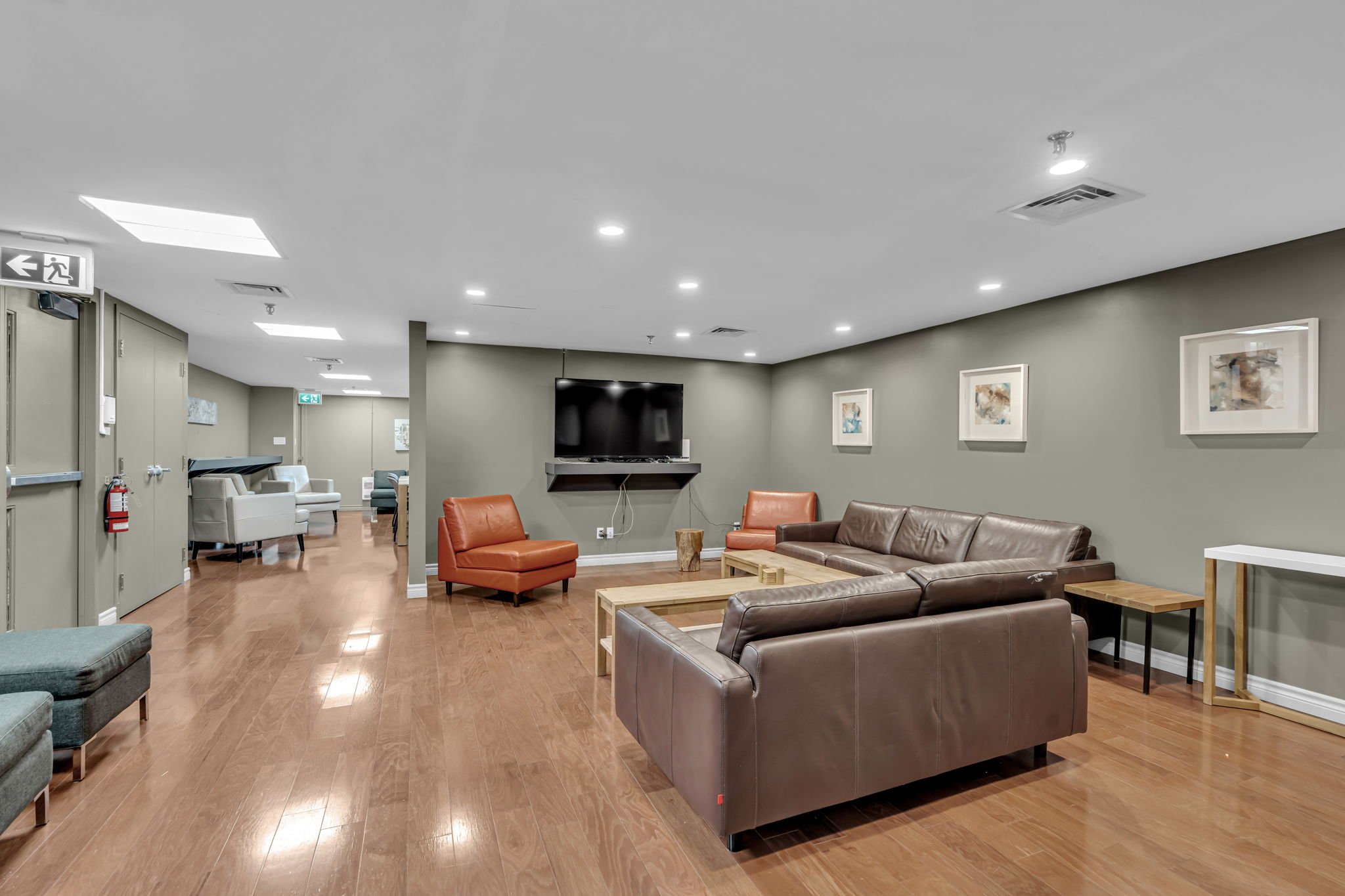 33-web-or-mls-470-laurier-ave-w-406.jpg