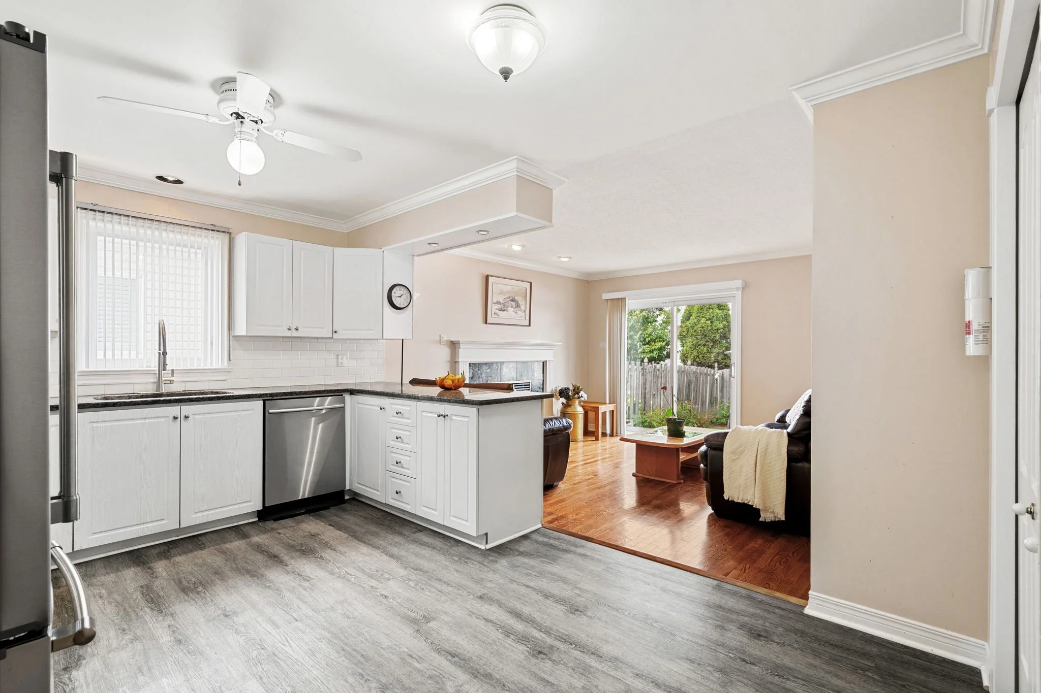 19-web-or-mls-27-mayford-ave.jpg