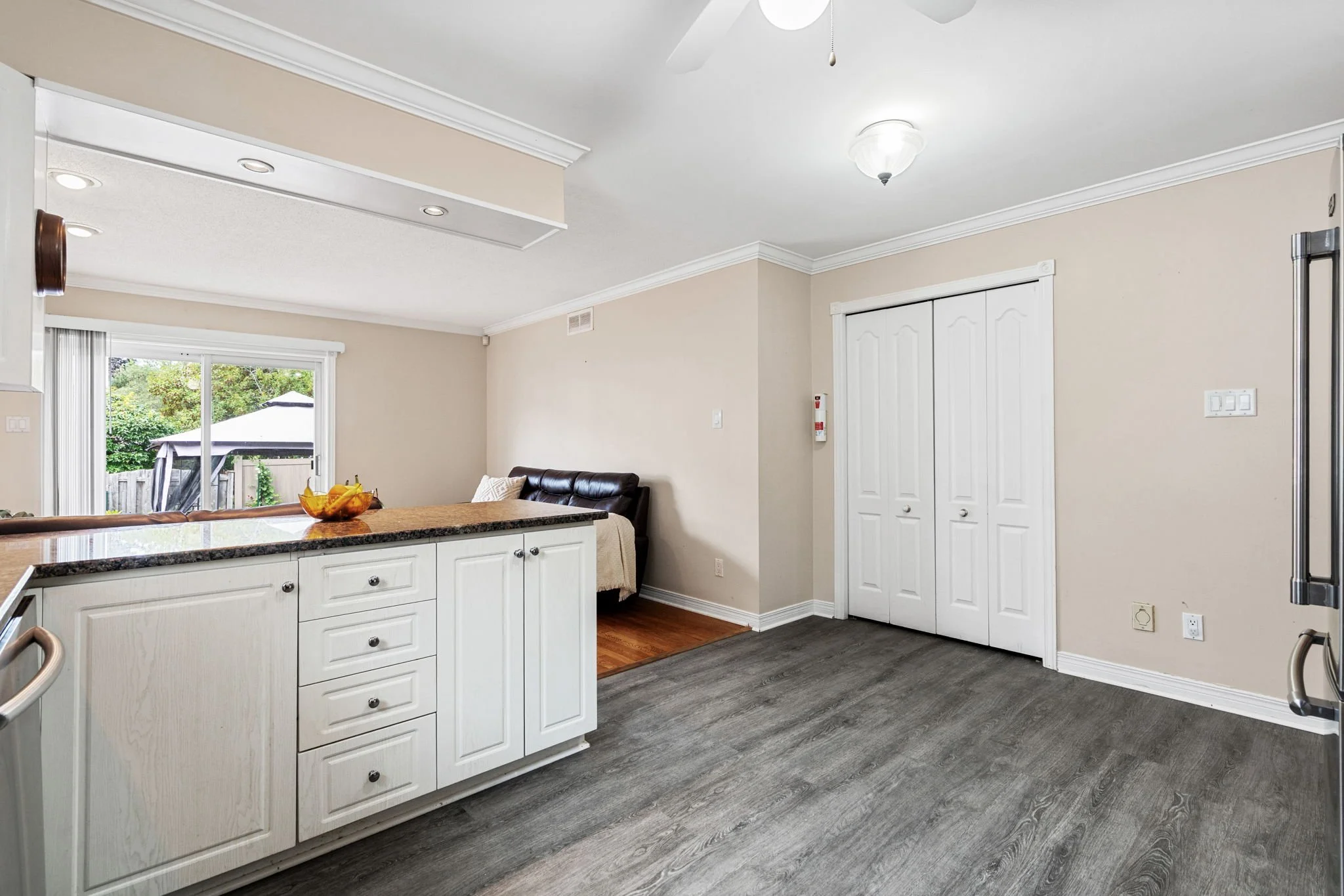 23-web-or-mls-27-mayford-ave.jpg