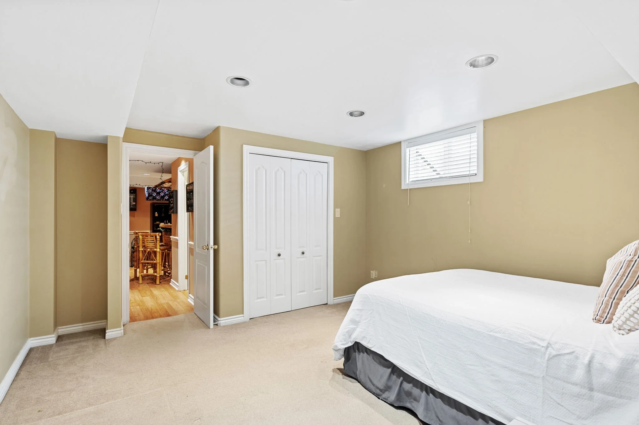 10-web-or-mls-27-mayford-ave.jpg