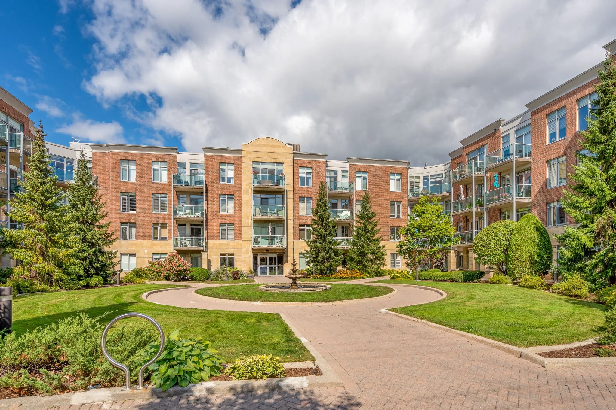1-web-or-mls-205-bolton-st-105.jpg