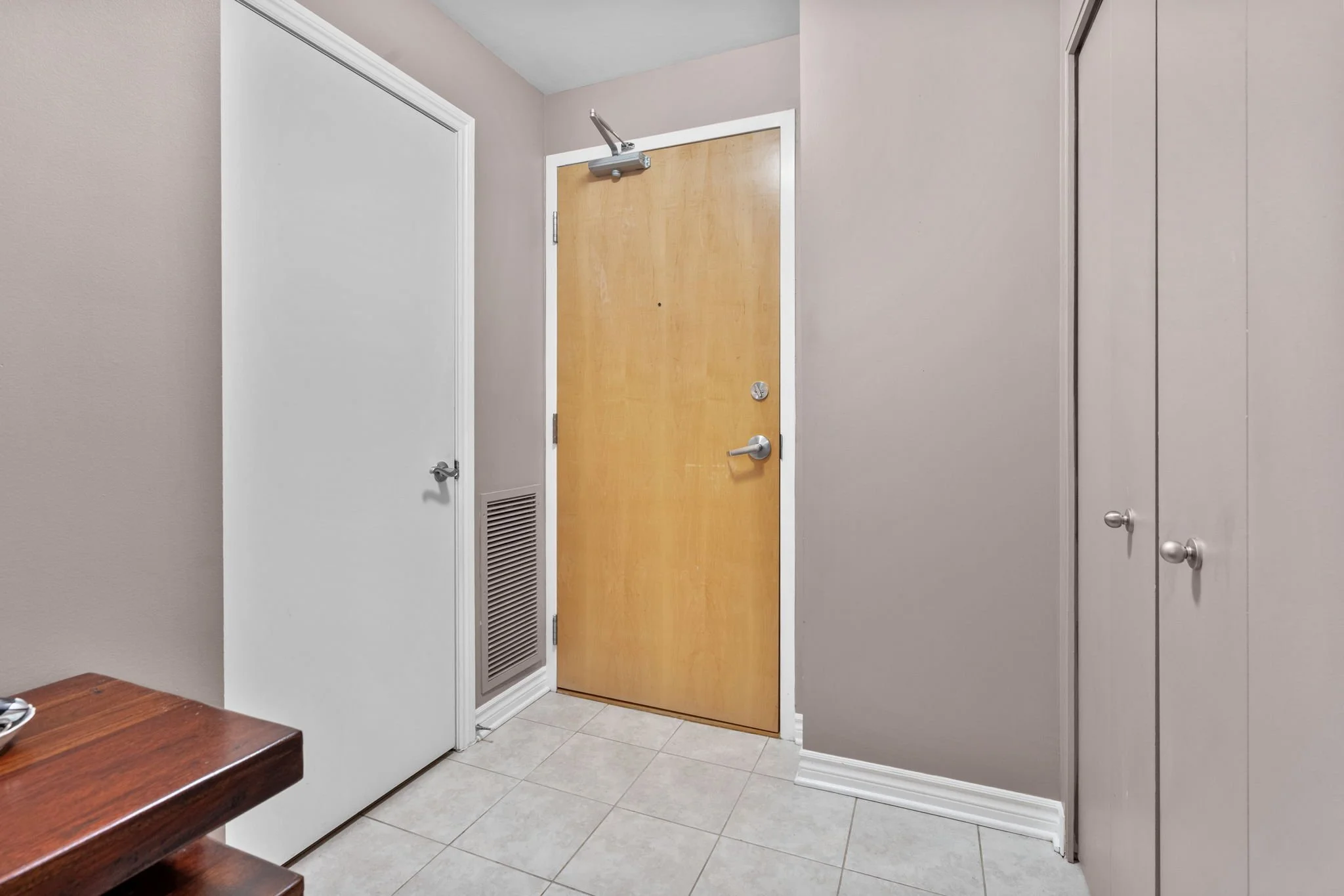 5-web-or-mls-205-bolton-st-105.jpg