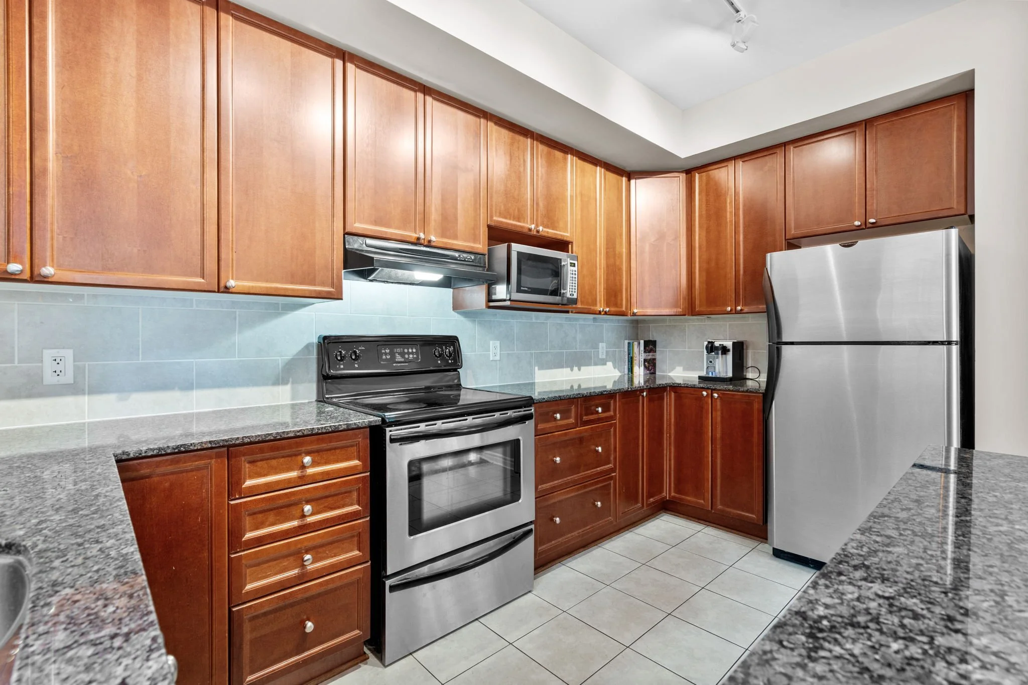 14-web-or-mls-205-bolton-st-105.jpg