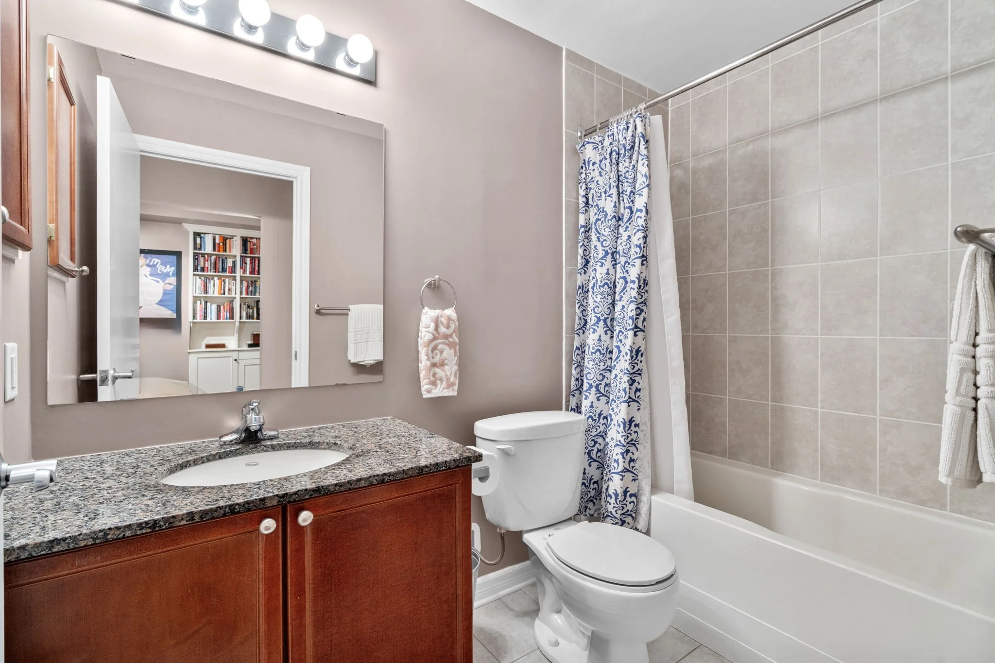 19-web-or-mls-205-bolton-st-105.jpg