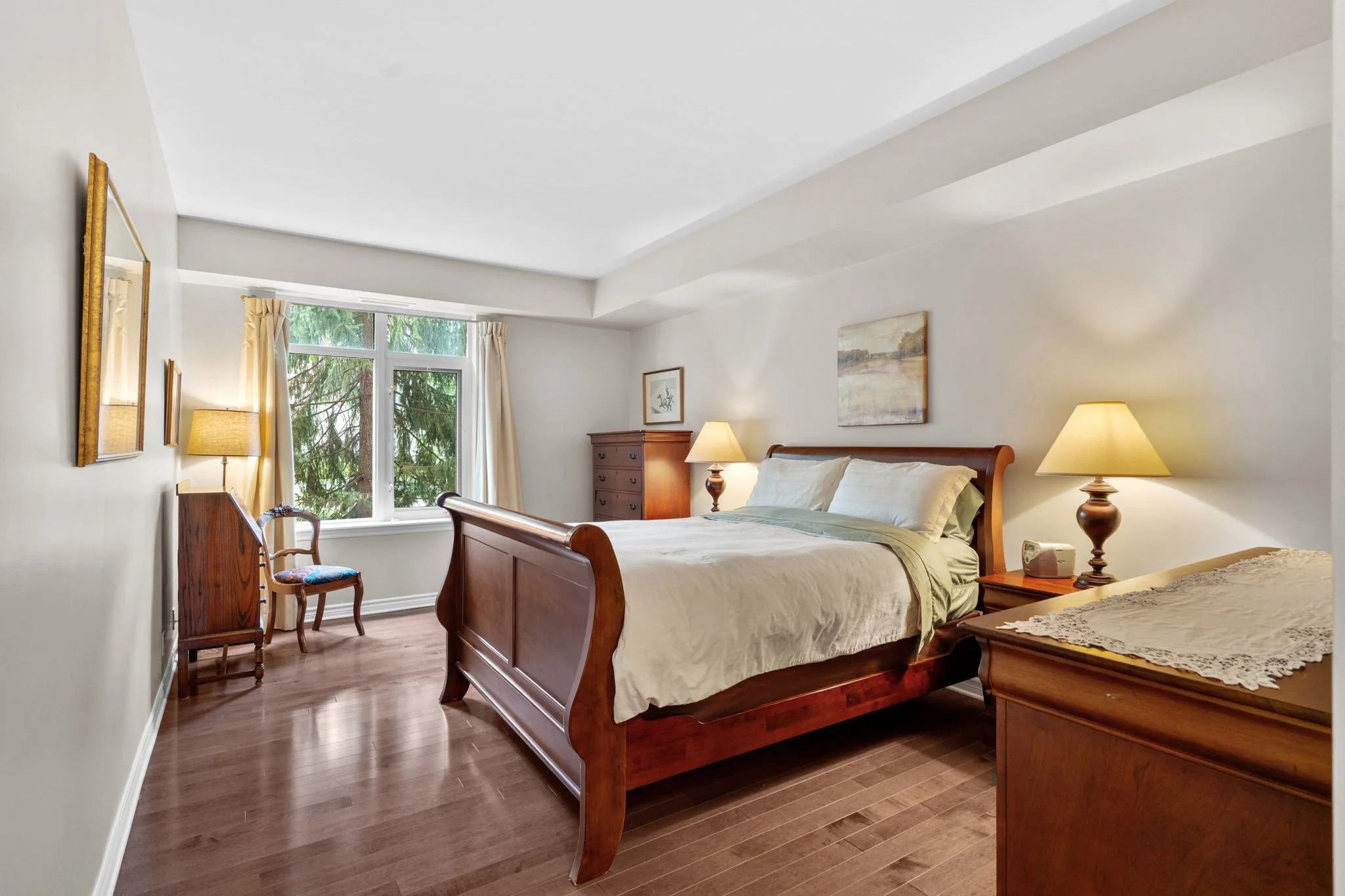 20-web-or-mls-205-bolton-st-105.jpg