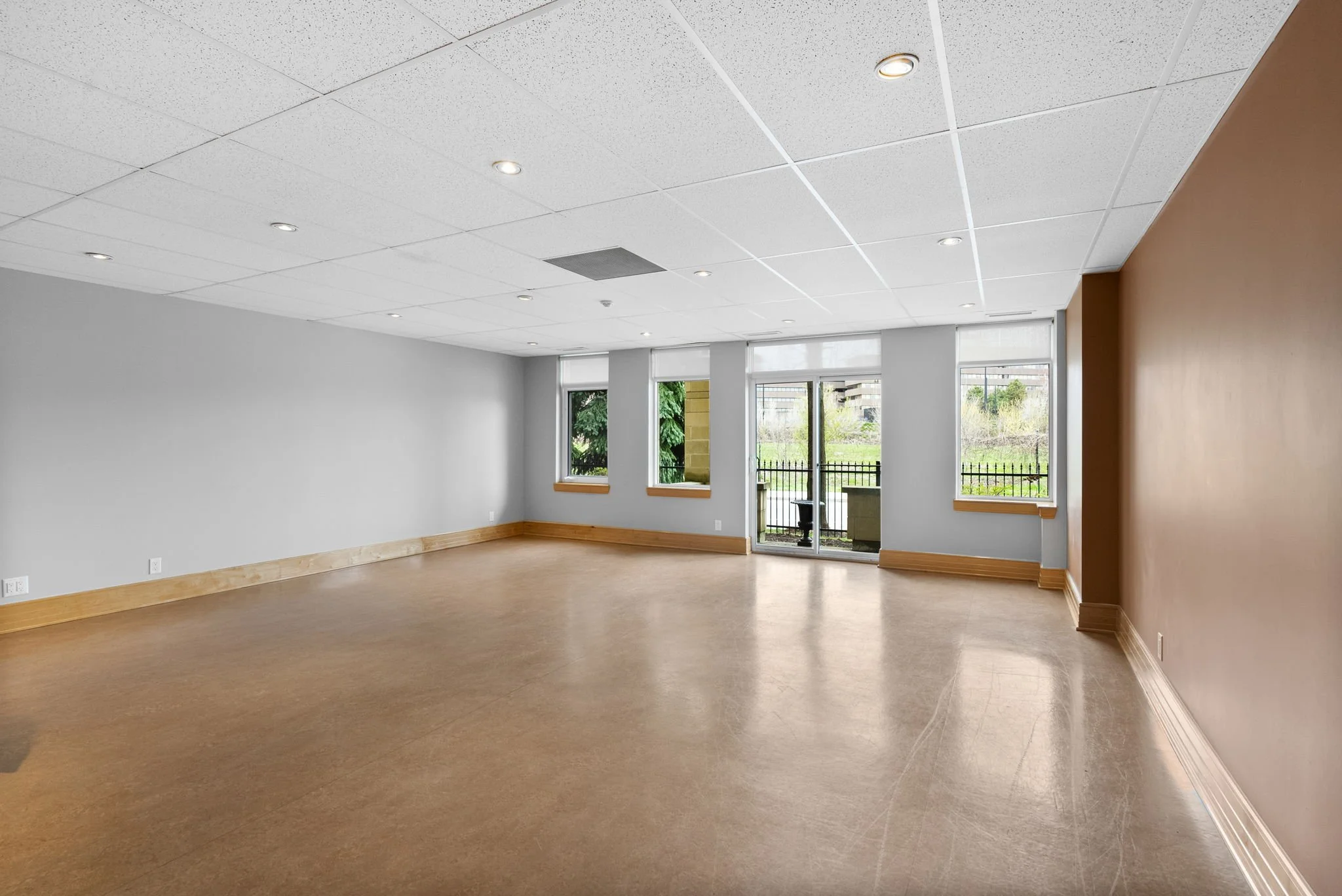 30-web-or-mls-205-bolton-st-105.jpg