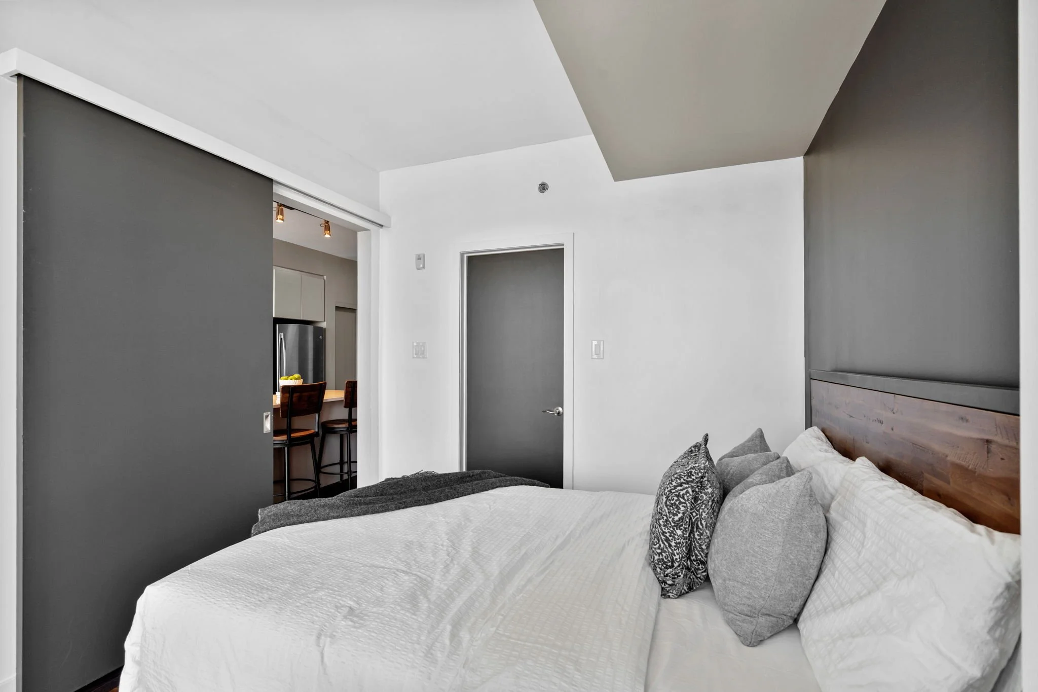 15-web-or-mls-88-richmond-rd-708.jpg