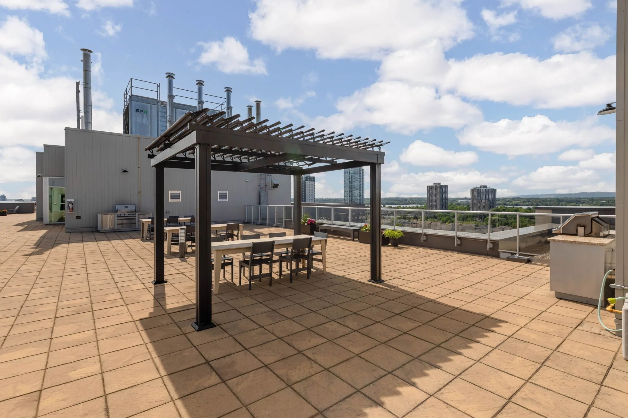 21-web-or-mls-88-richmond-rd-708.jpg
