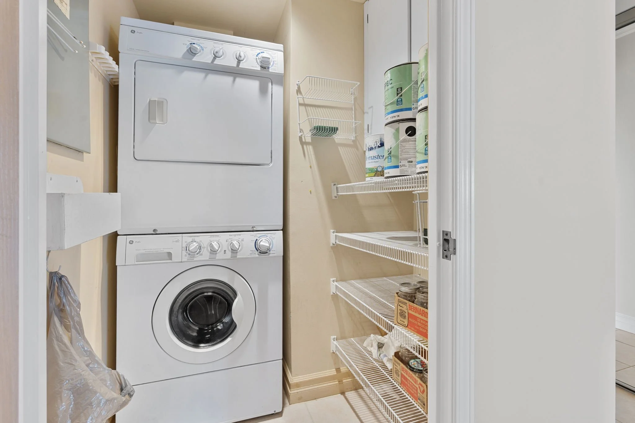 27-web-or-mls-545-st-laurent-blvd-1604.jpg