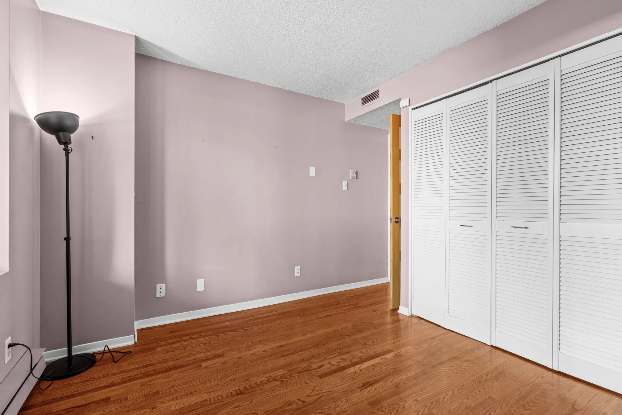 21-web-or-mls-295-gilmour-st-103.jpg