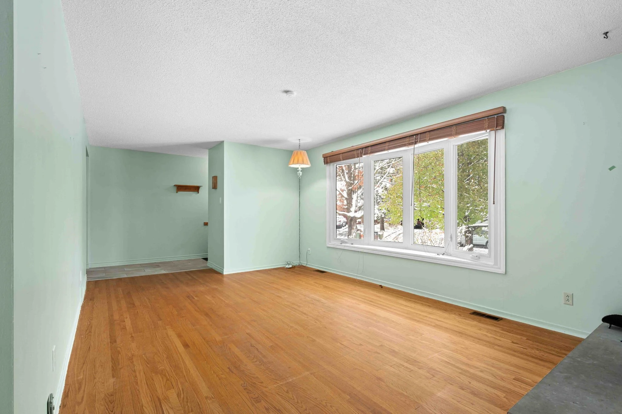 9-web-or-mls-1957-sharel-dr.jpg