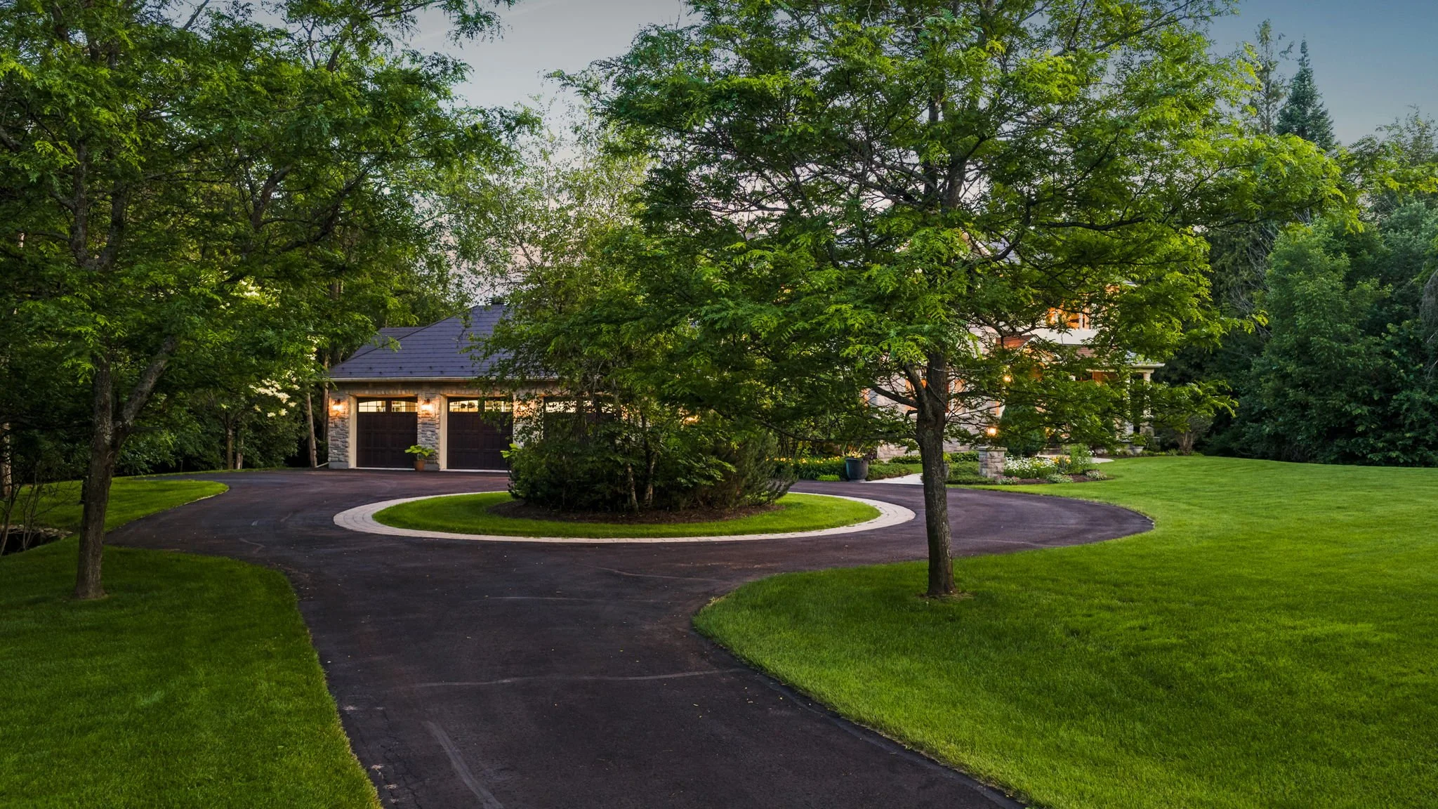 2-web-or-mls-140 Lady Lochead Lane-10.jpg