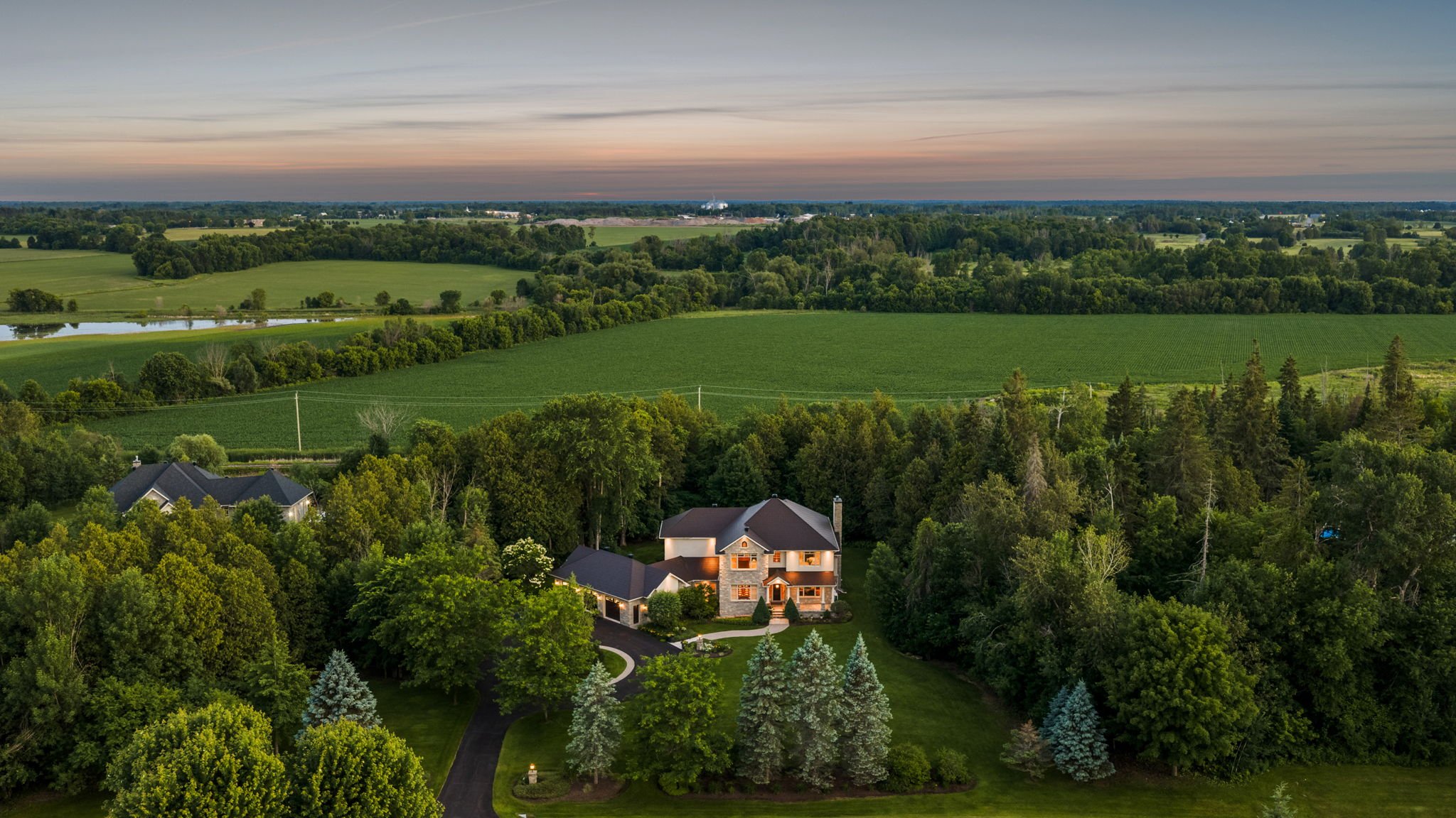 8-web-or-mls-140 Lady Lochead Lane-12.jpg