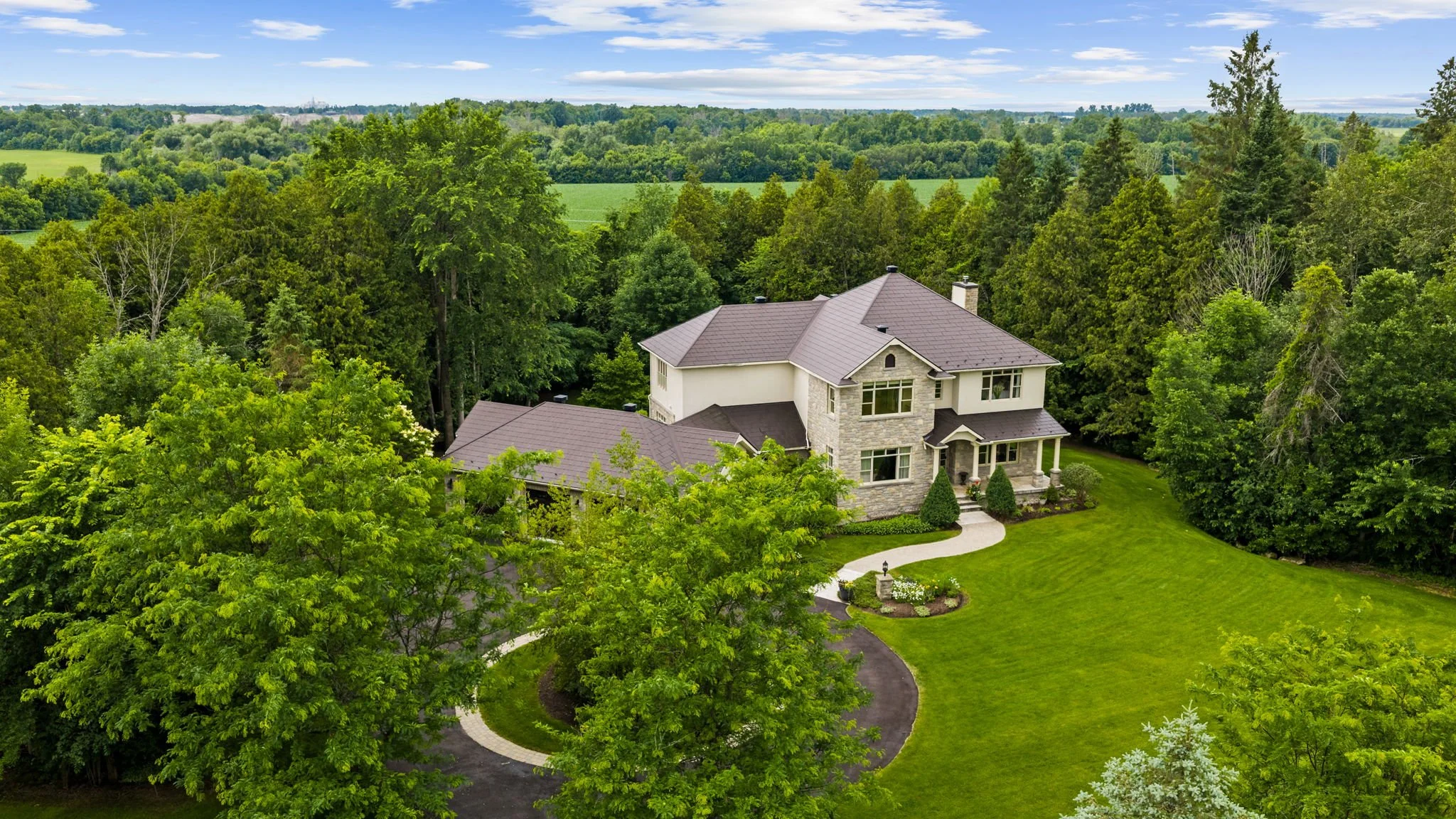 12-web-or-mls-140 Lady Lochead Lane-7.jpg