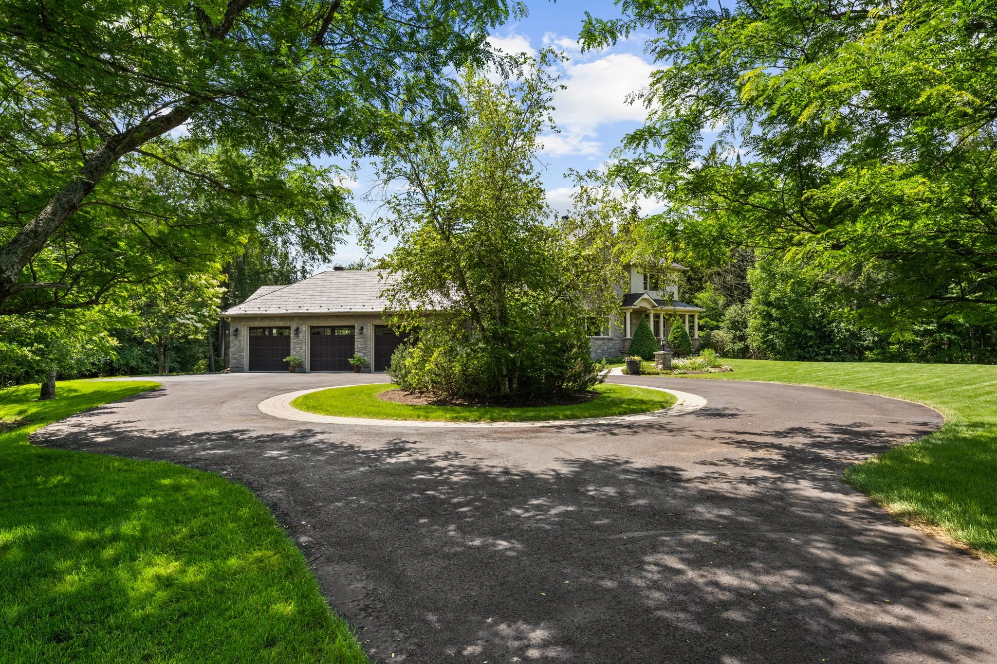 15-web-or-mls-140 Lady Lochead Lane-77.jpg