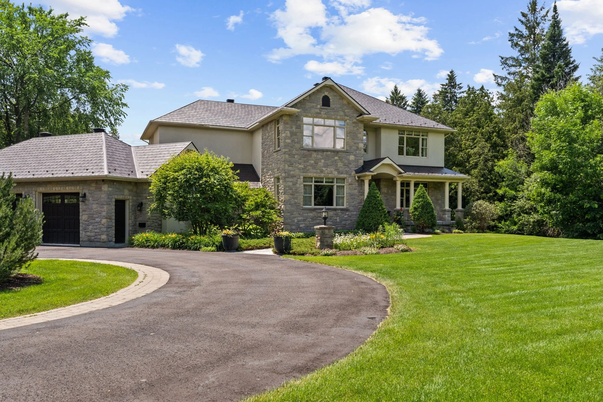17-web-or-mls-140 Lady Lochead Lane-111.jpg